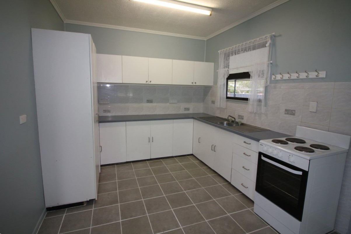 6 Oxford Street, CHARTERS TOWERS CITY, QLD 4820