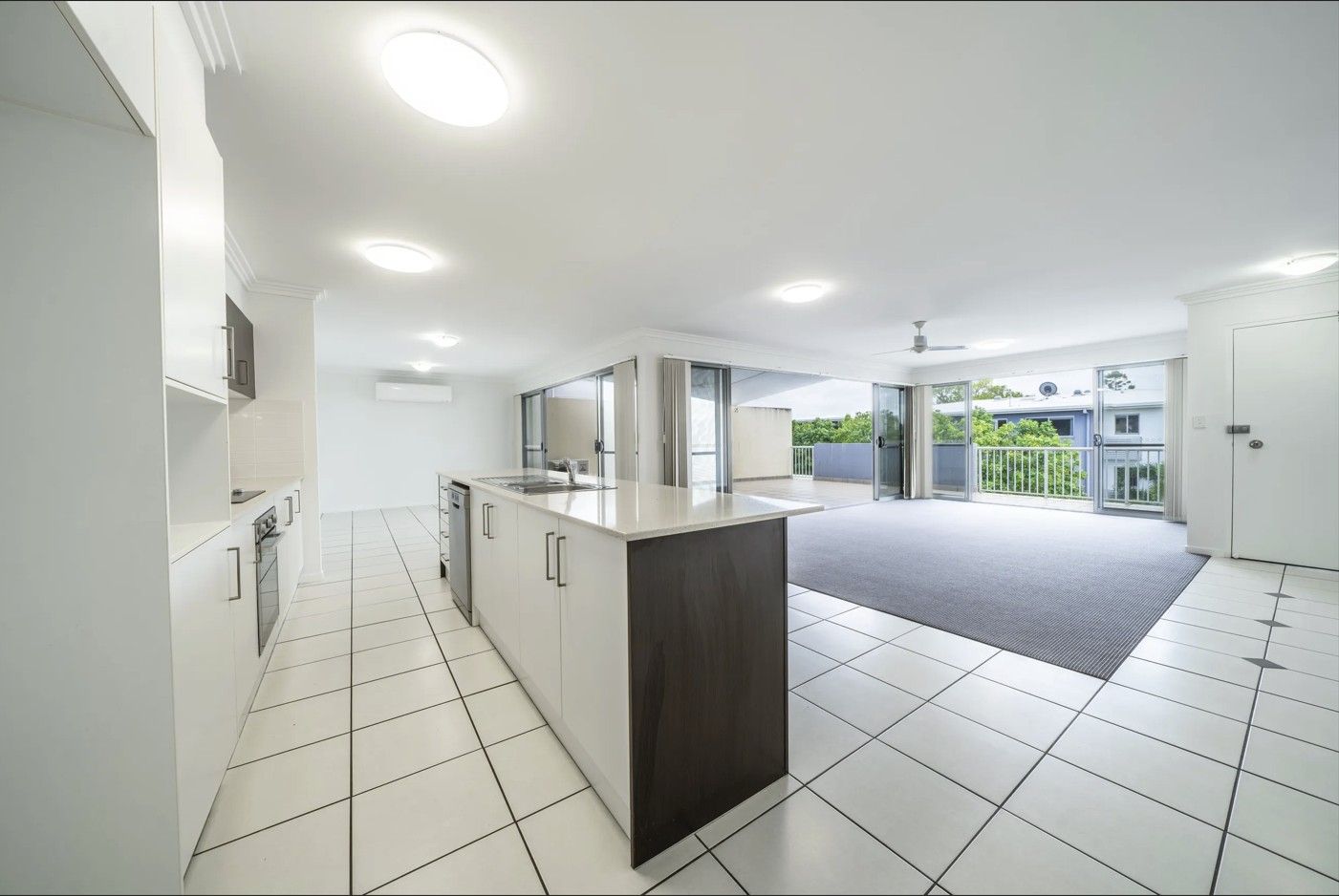 15/8-12 Proud Street, Labrador, QLD 4215