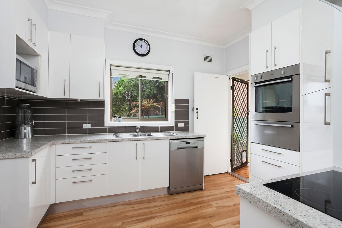 22 Leigh Avenue, Roselands, NSW 2196