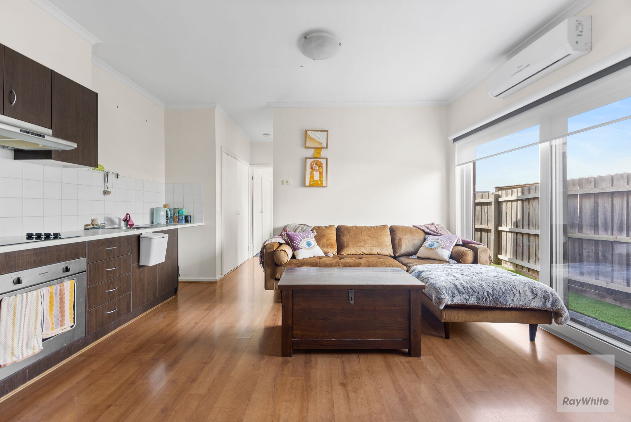 2/827-829 Plenty Road — photo from Ray White Bundoora
