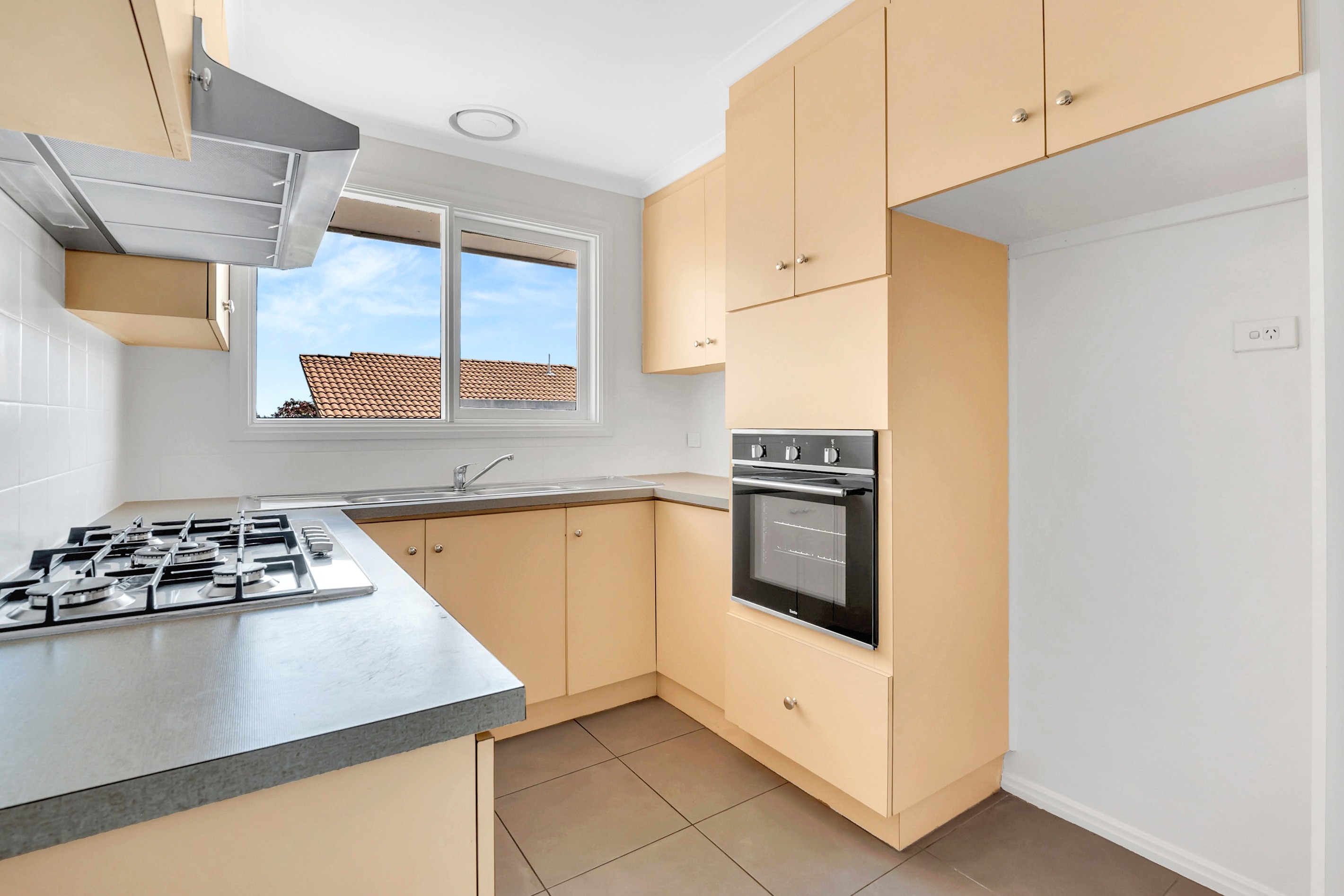 1/2 Comeram Court, Mill Park, VIC 3082