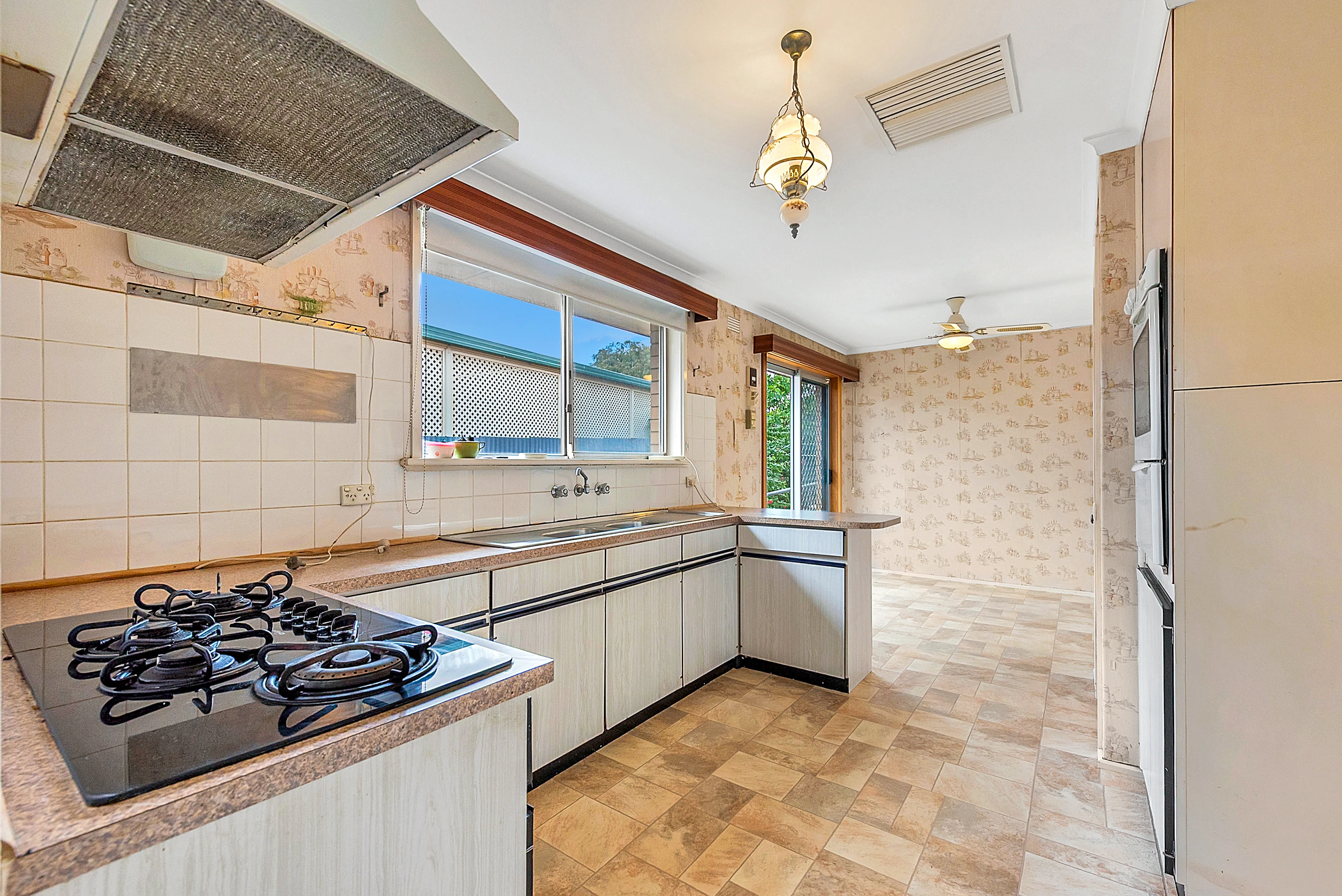 2 Aberdeen Avenue, Modbury, SA 5092