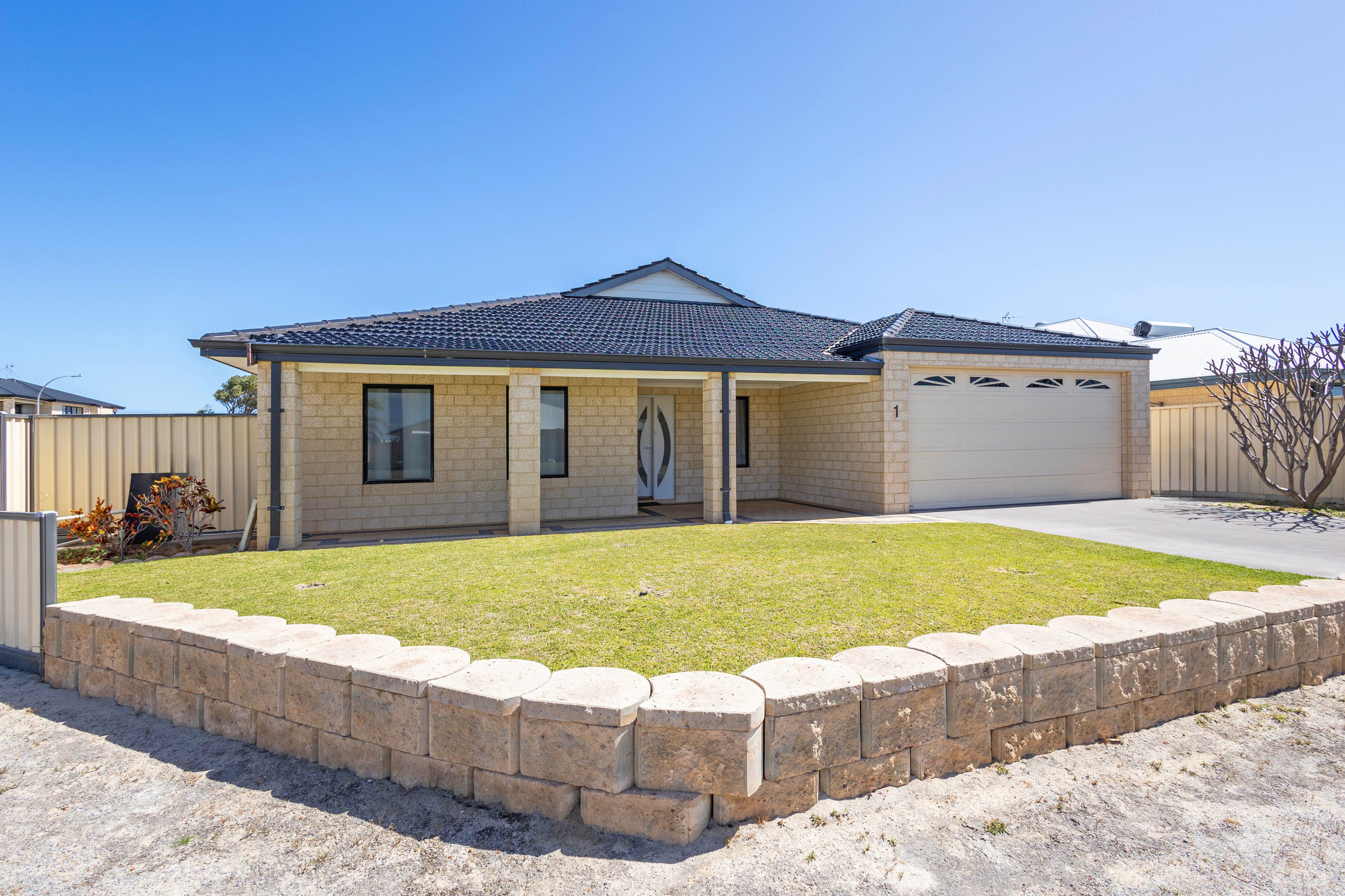 1 Grevillea Way, Jurien Bay, WA 6516