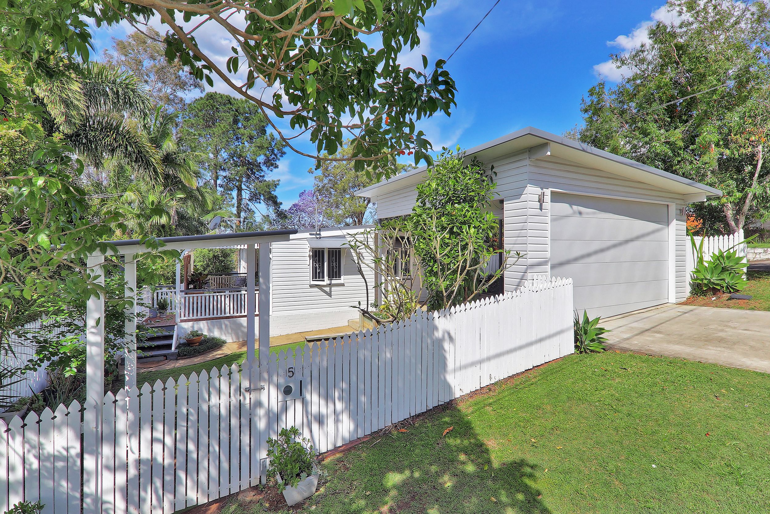 5 Greycliffe Street — photo from Ray White Mt Gravatt