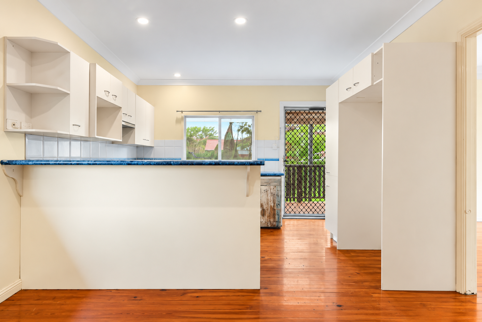35 Dunbar Street — photo 10 of 11