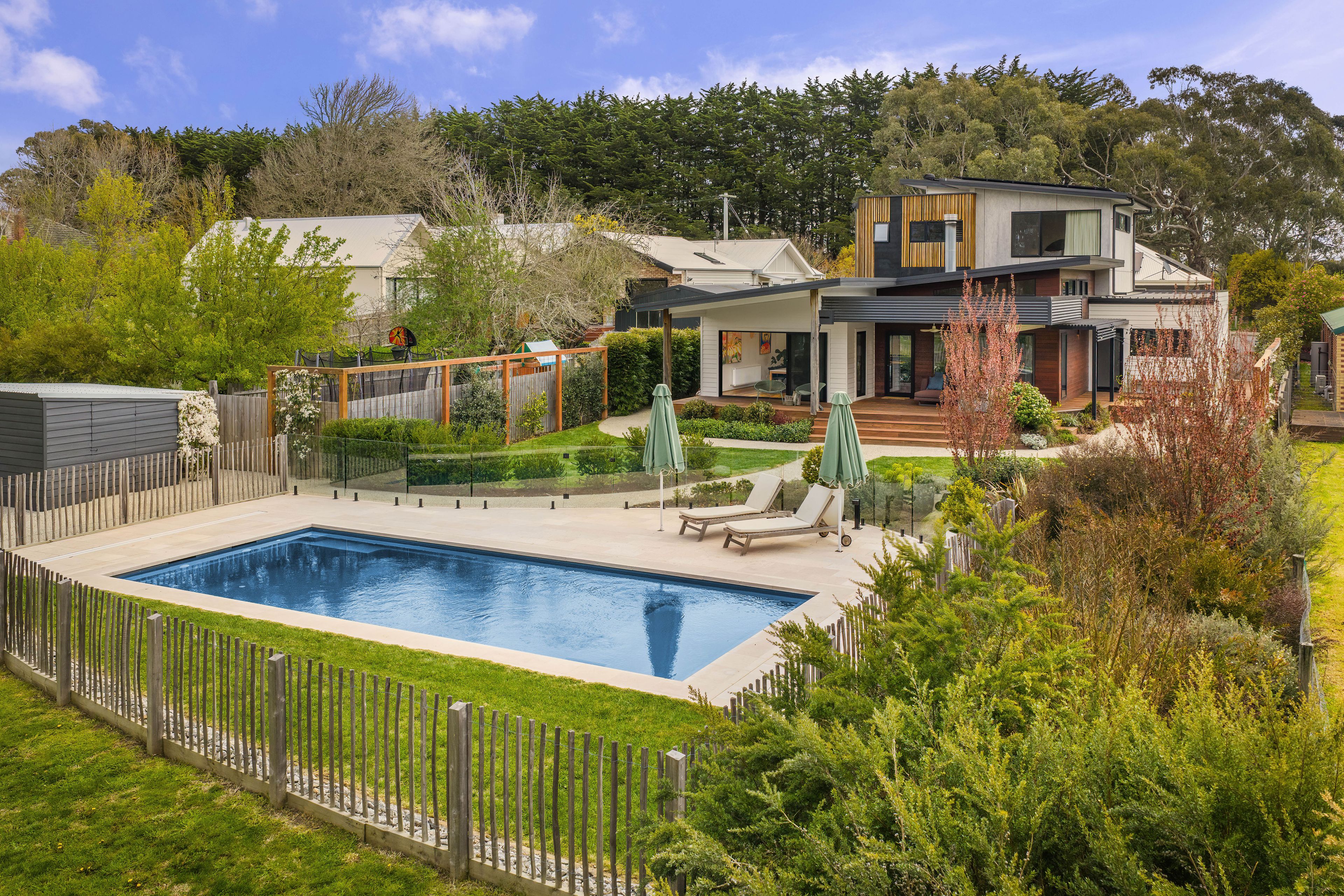 24 Jeffreys Street, Woodend, VIC 3442