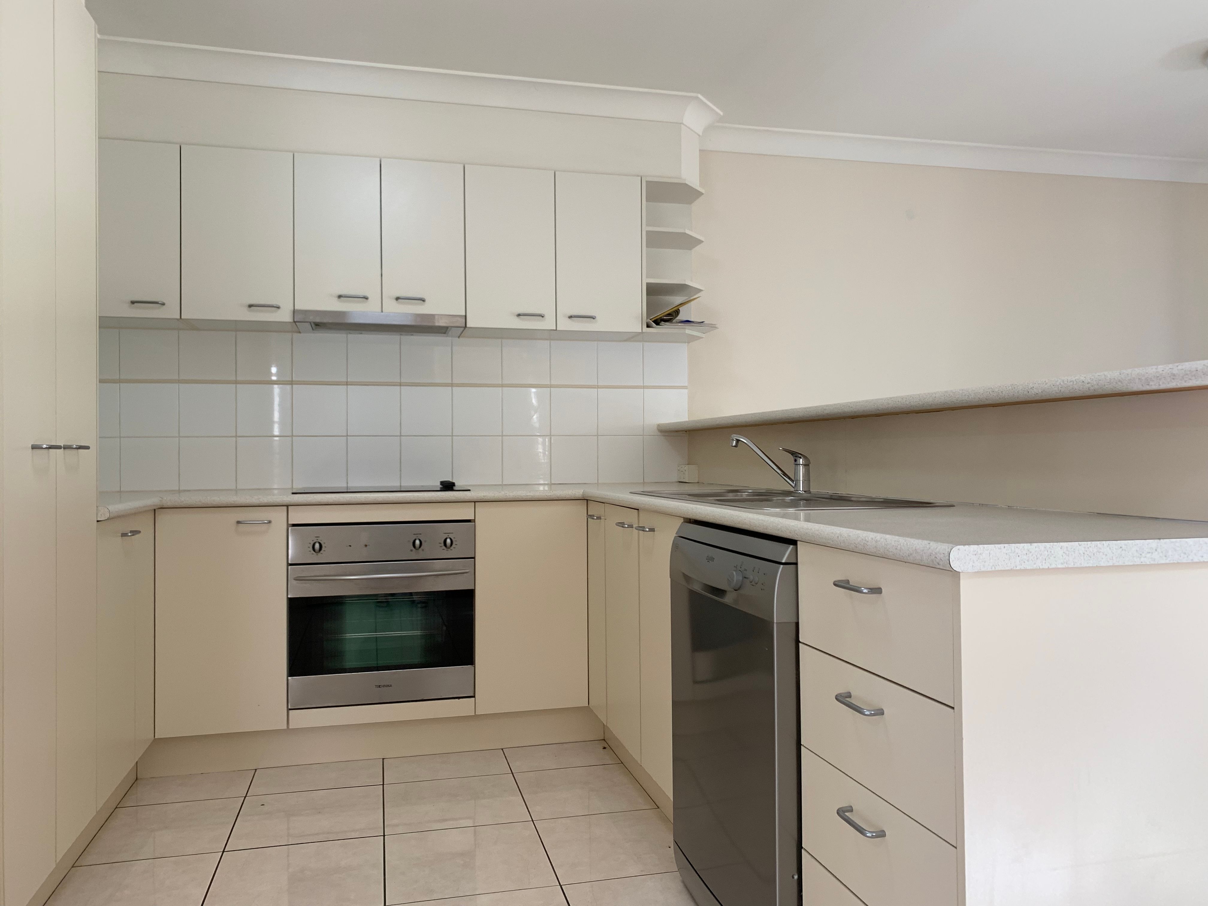 27/300 Cliveden Avenue, Corinda, QLD 4075