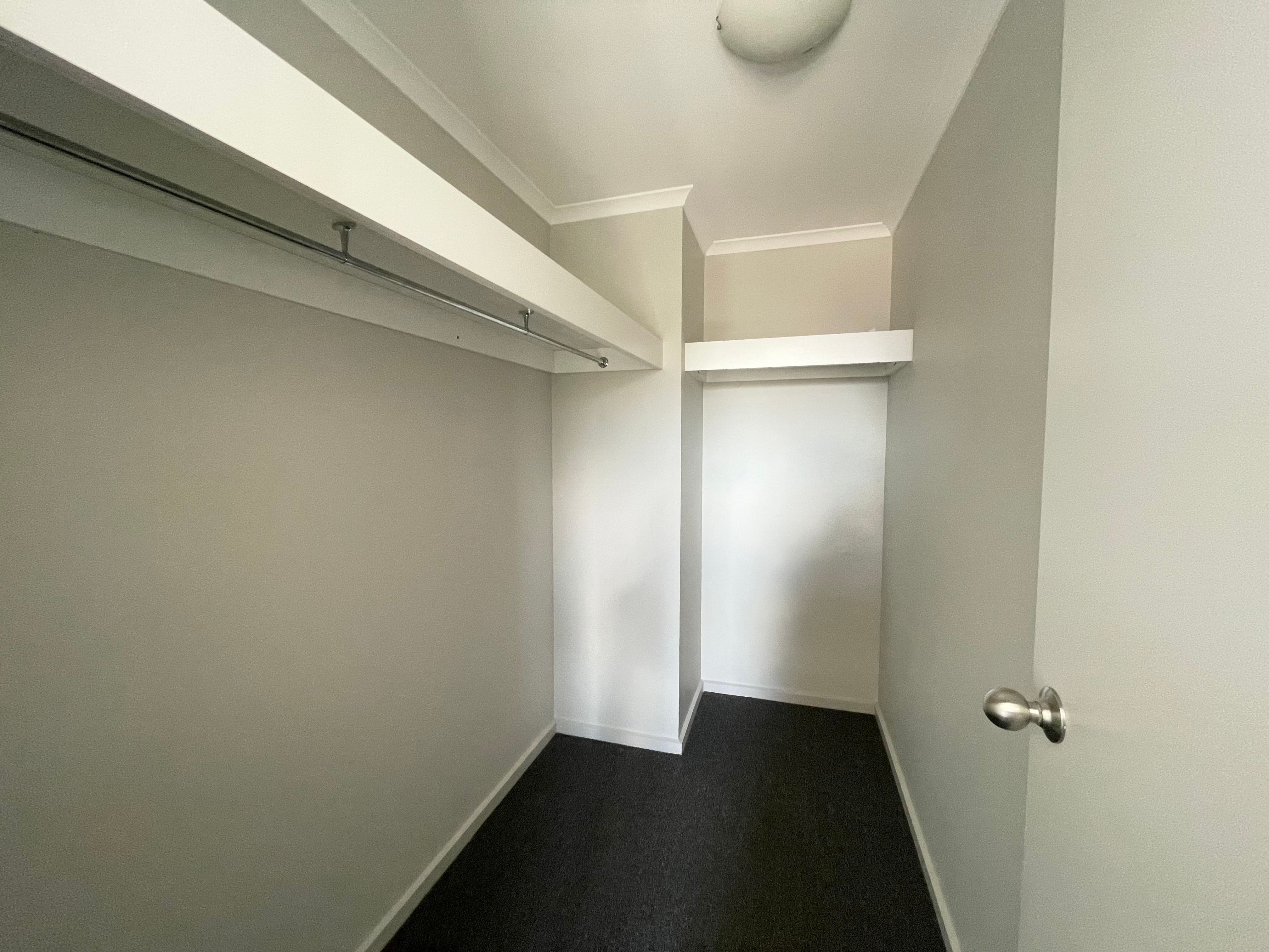 13 McInnes Avenue — photo 6 of 12