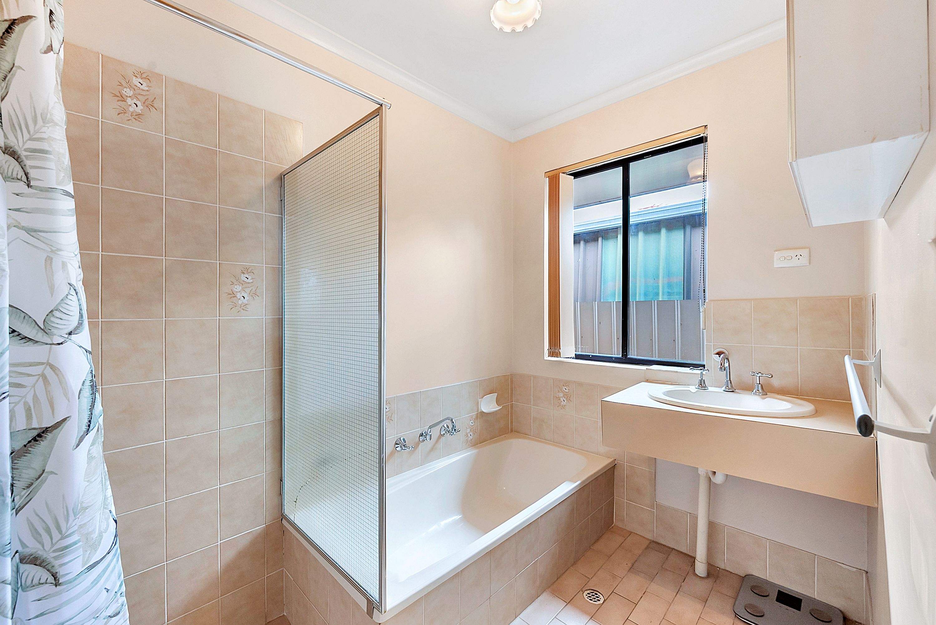 12 Santander Drive — photo 8 of 10
