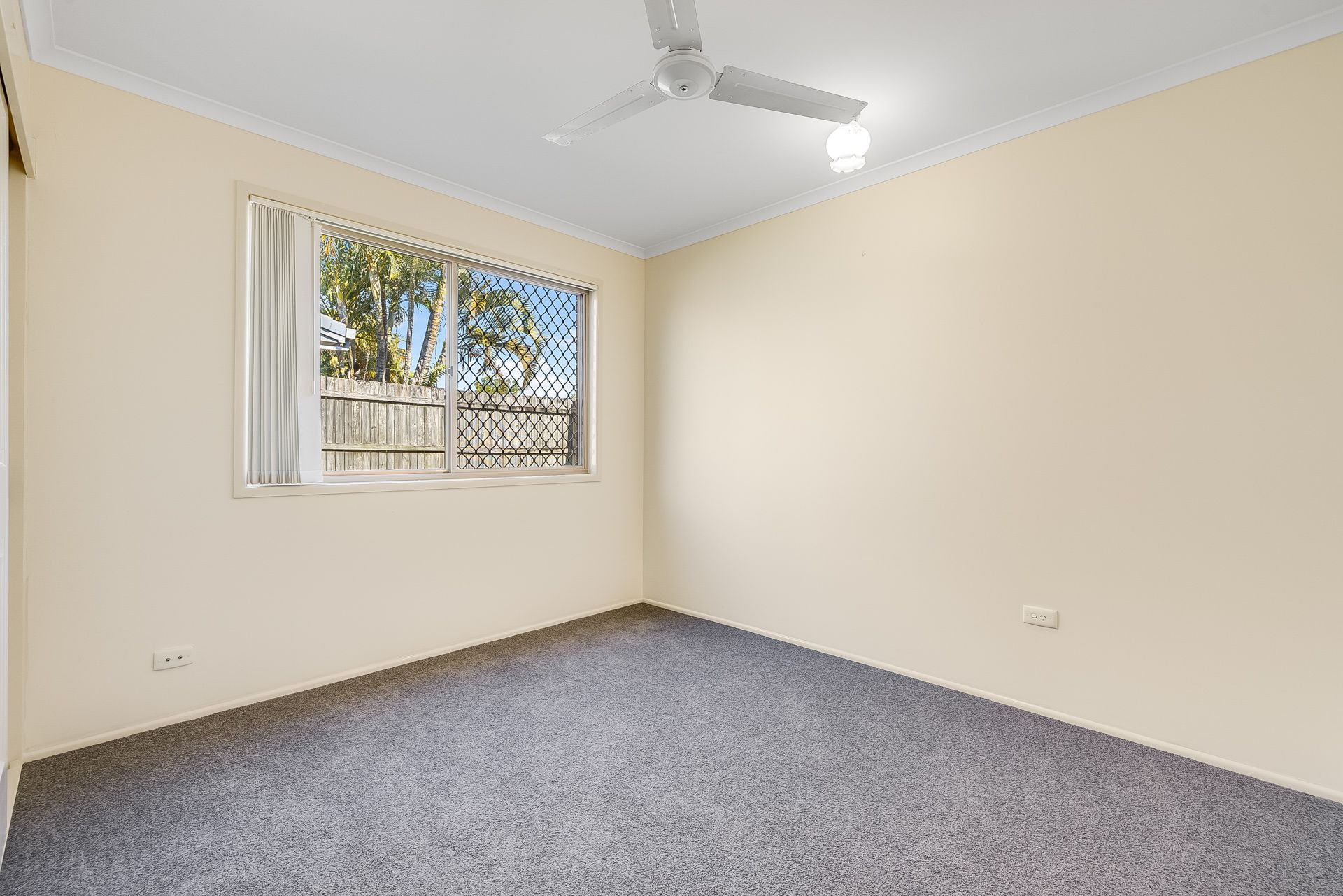 2/101 Goonawarra Drive — photo 13 of 17