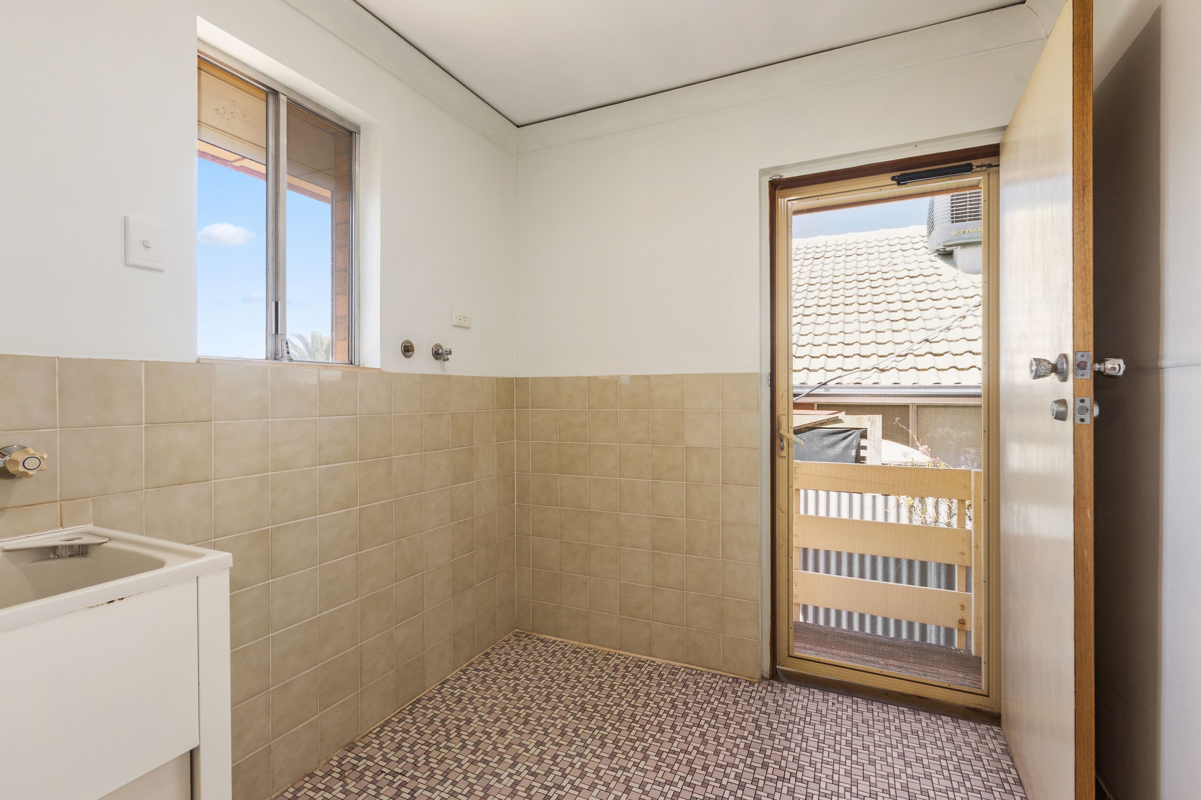 8 Plews Avenue — photo 12 of 16