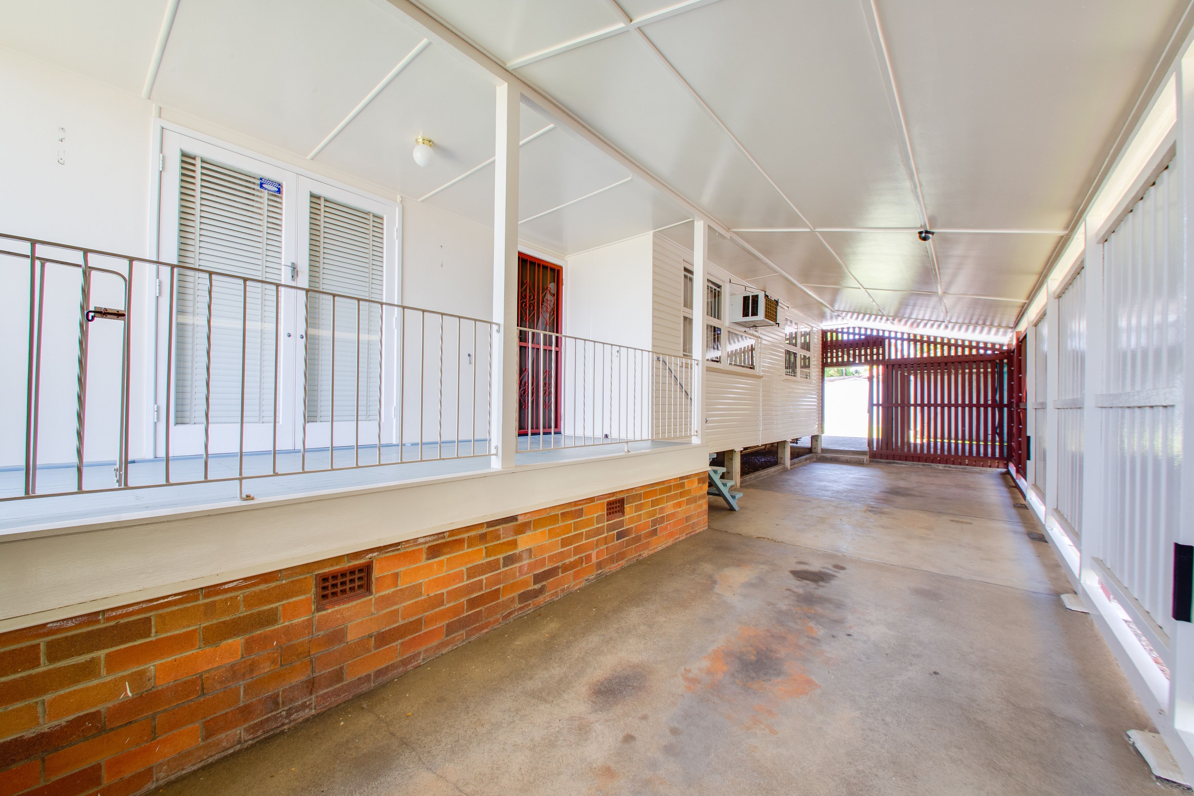 120 Raceview Street, Raceview, QLD 4305