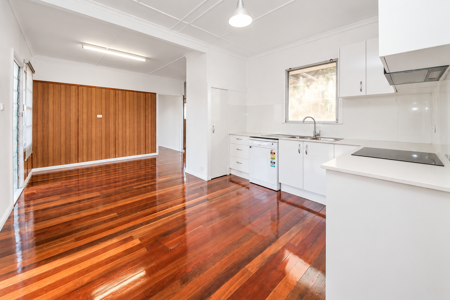385 Broadwater Road — photo 4 of 10