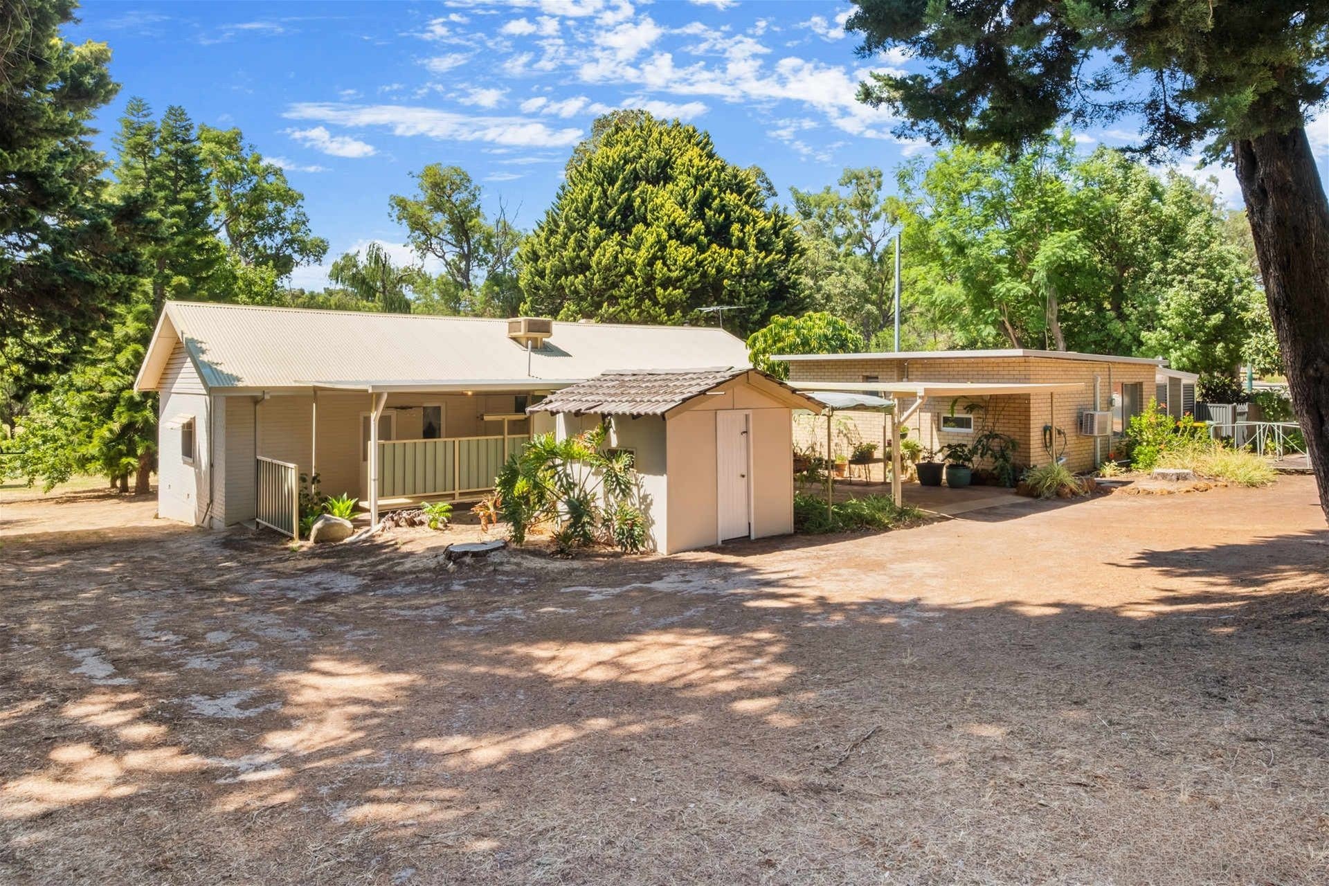 18 Kaolunga Way, Lesmurdie, WA 6076