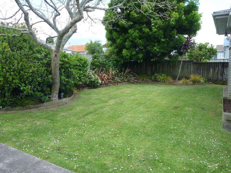 87 Huia Road photo 4