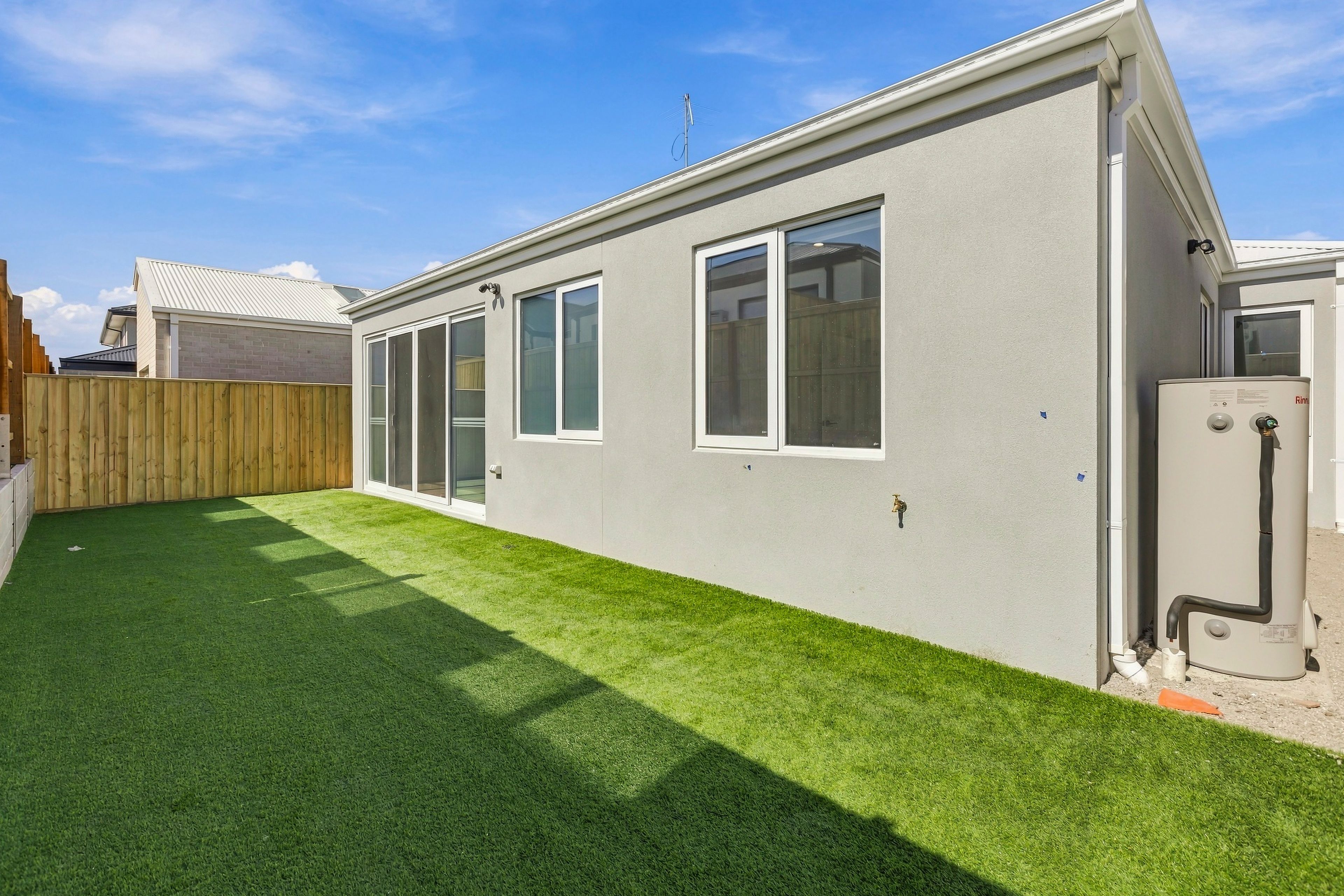 8 Glider Street — photo 11 of 11