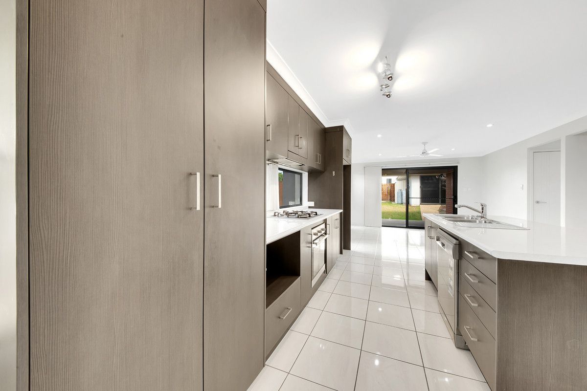 2 Wedgetail Road, Clinton, QLD 4680