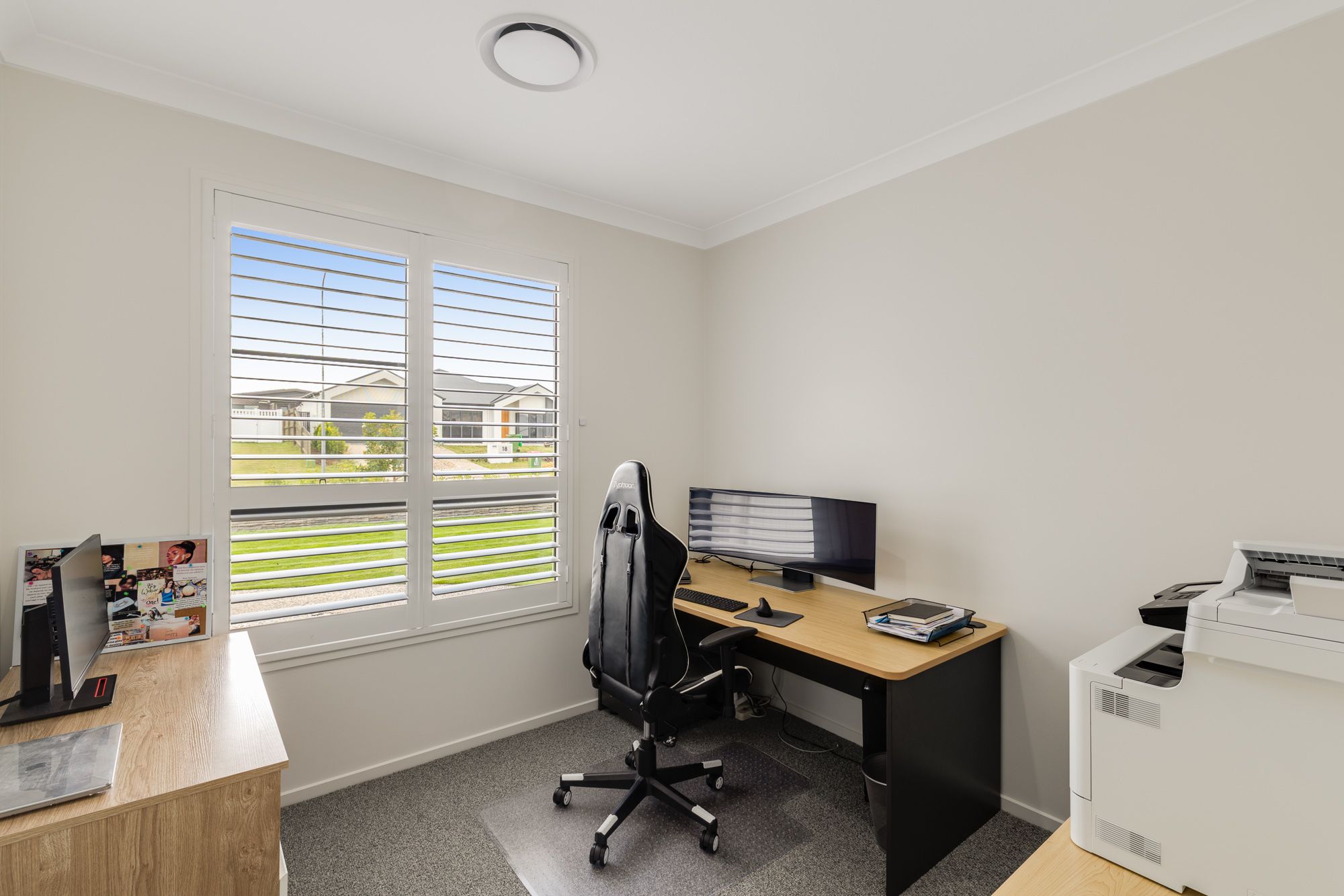7 Mcewan Crescent — photo 10 of 21