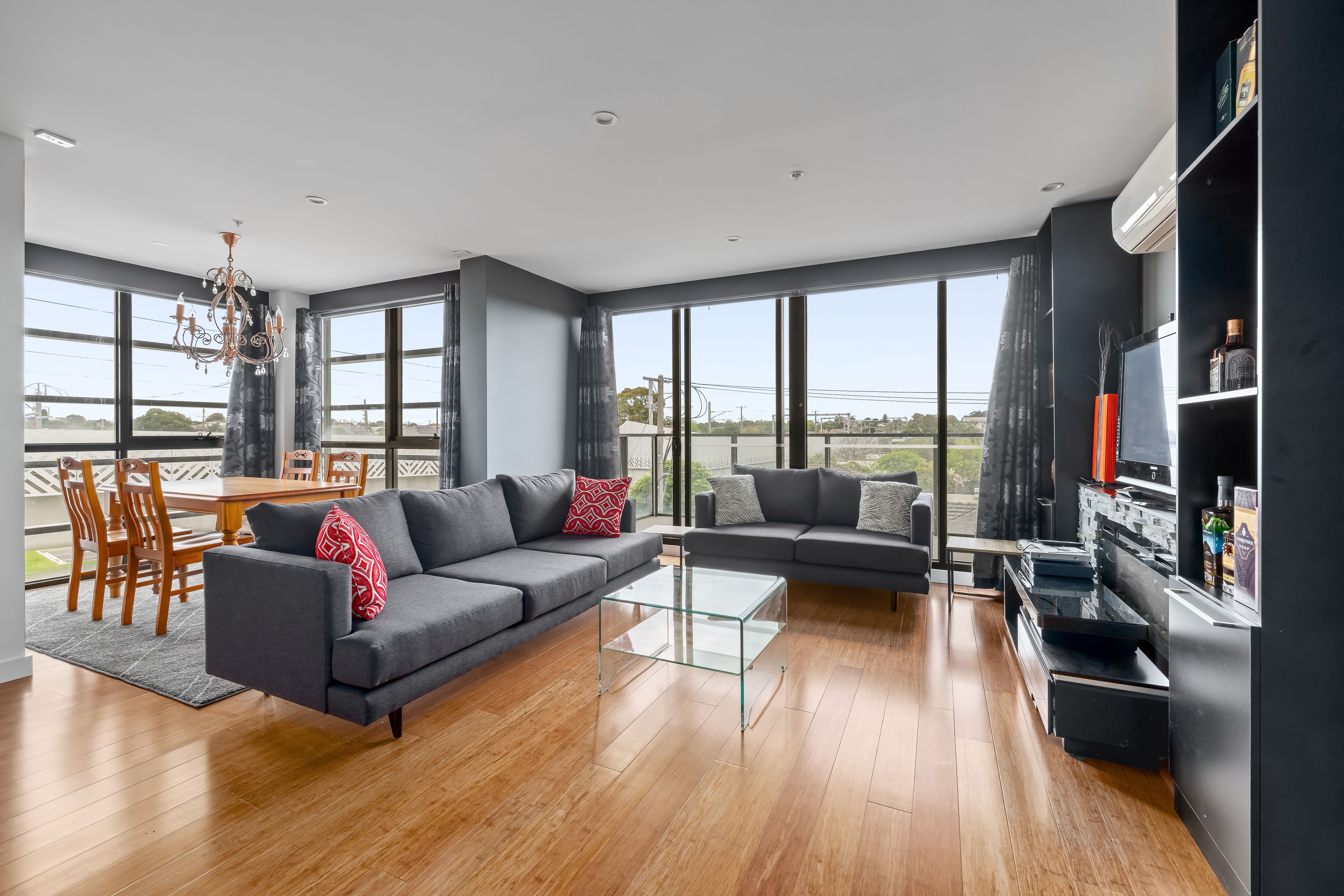 8 Clinch Avenue , Preston VIC 3072