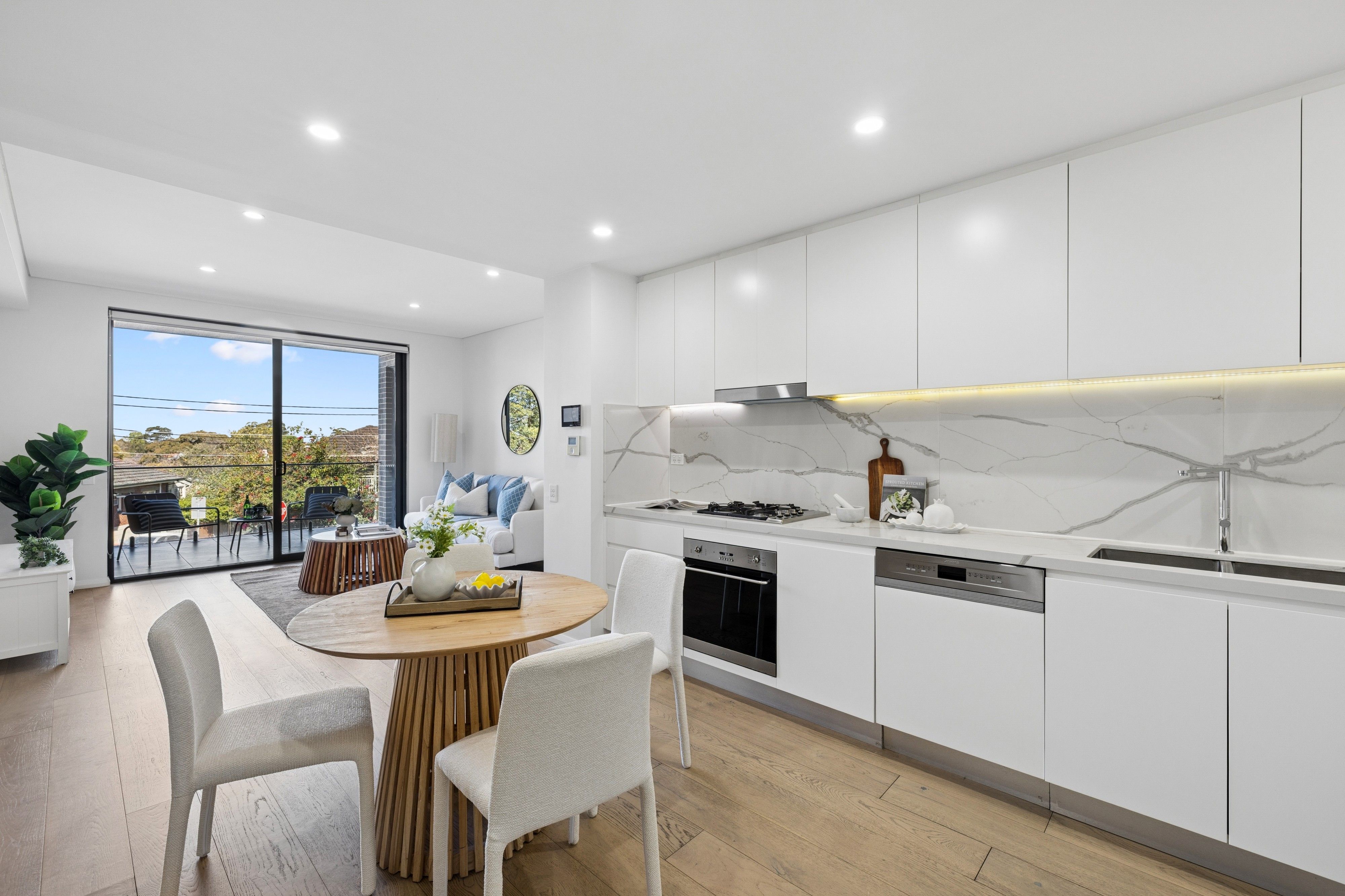 104/7 Pittwater Road — photo 6 of 17