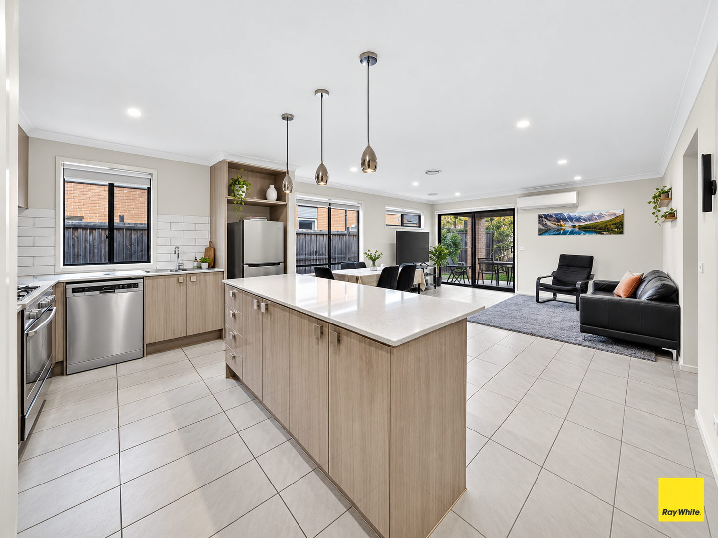 32 Bruny Drive — photo 7 of 22