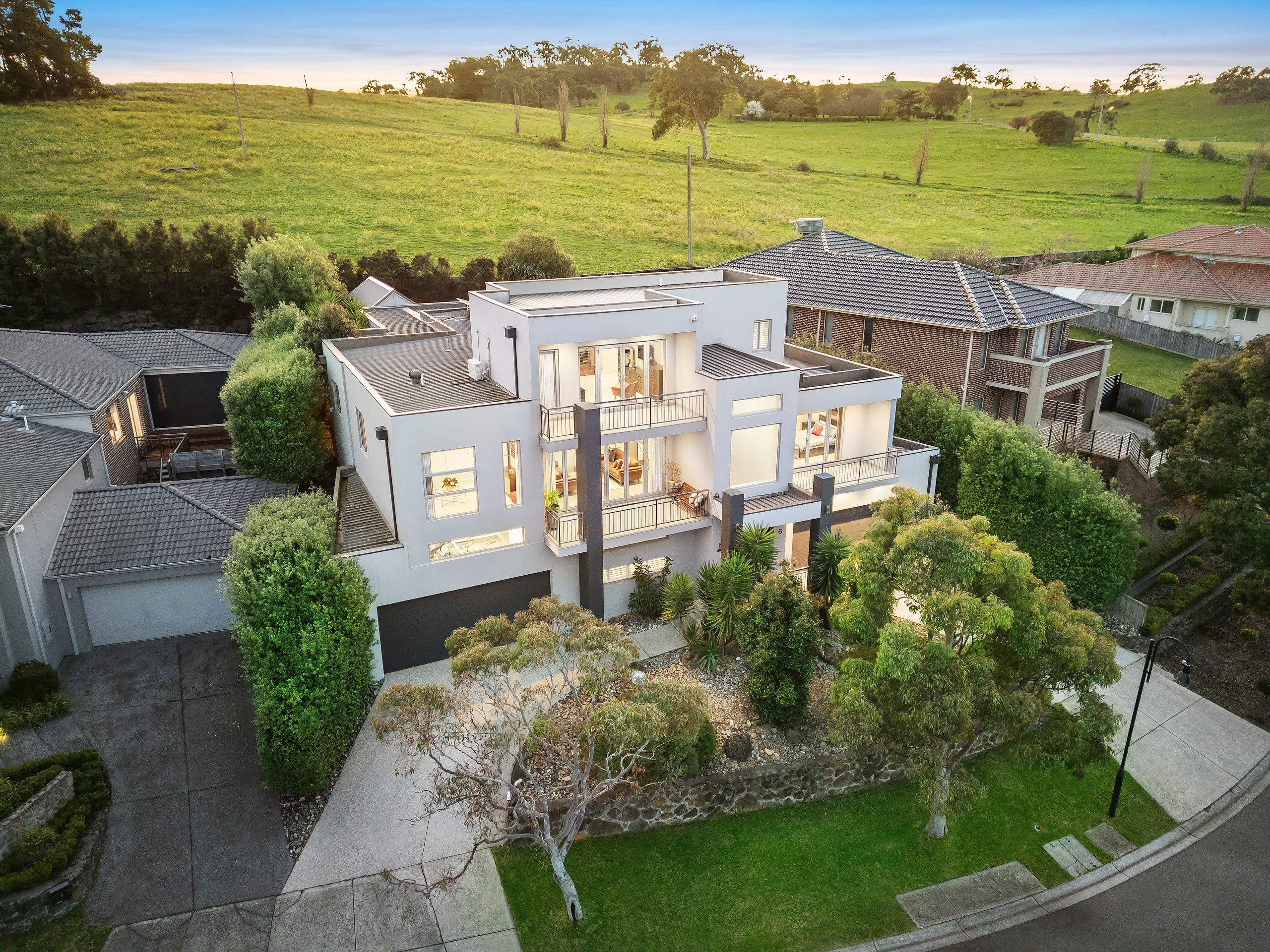 6 Bugle Close, South Morang, VIC 3752