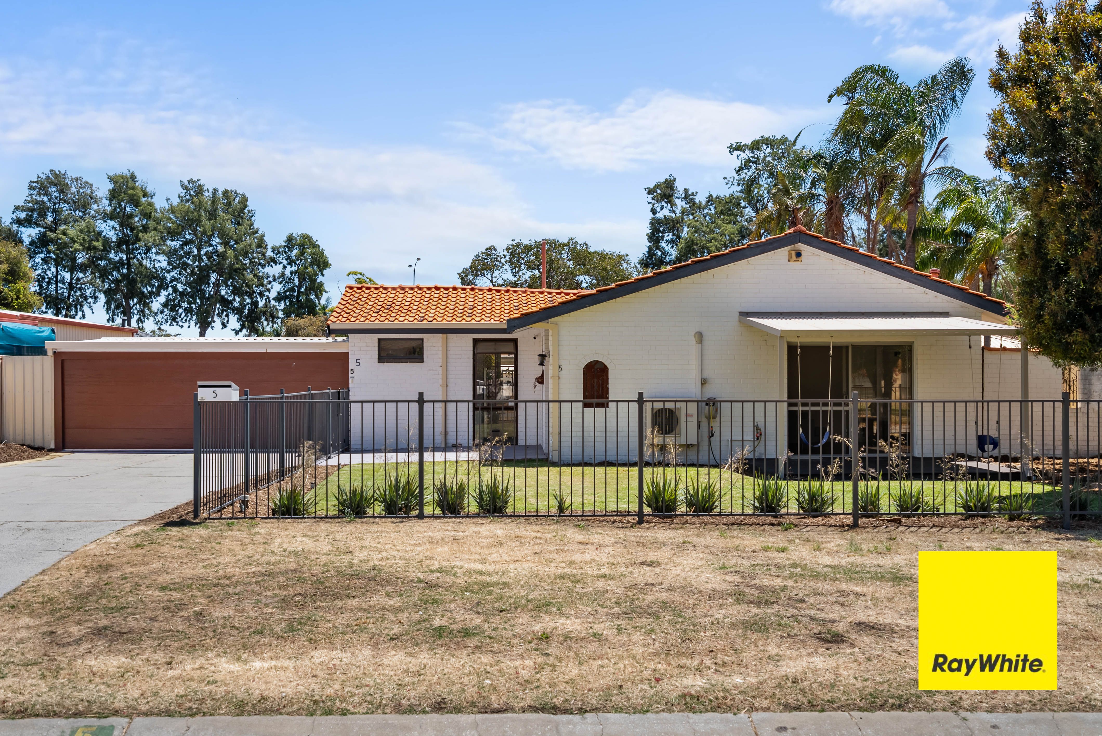 5 Danohill Street , Huntingdale WA 6110