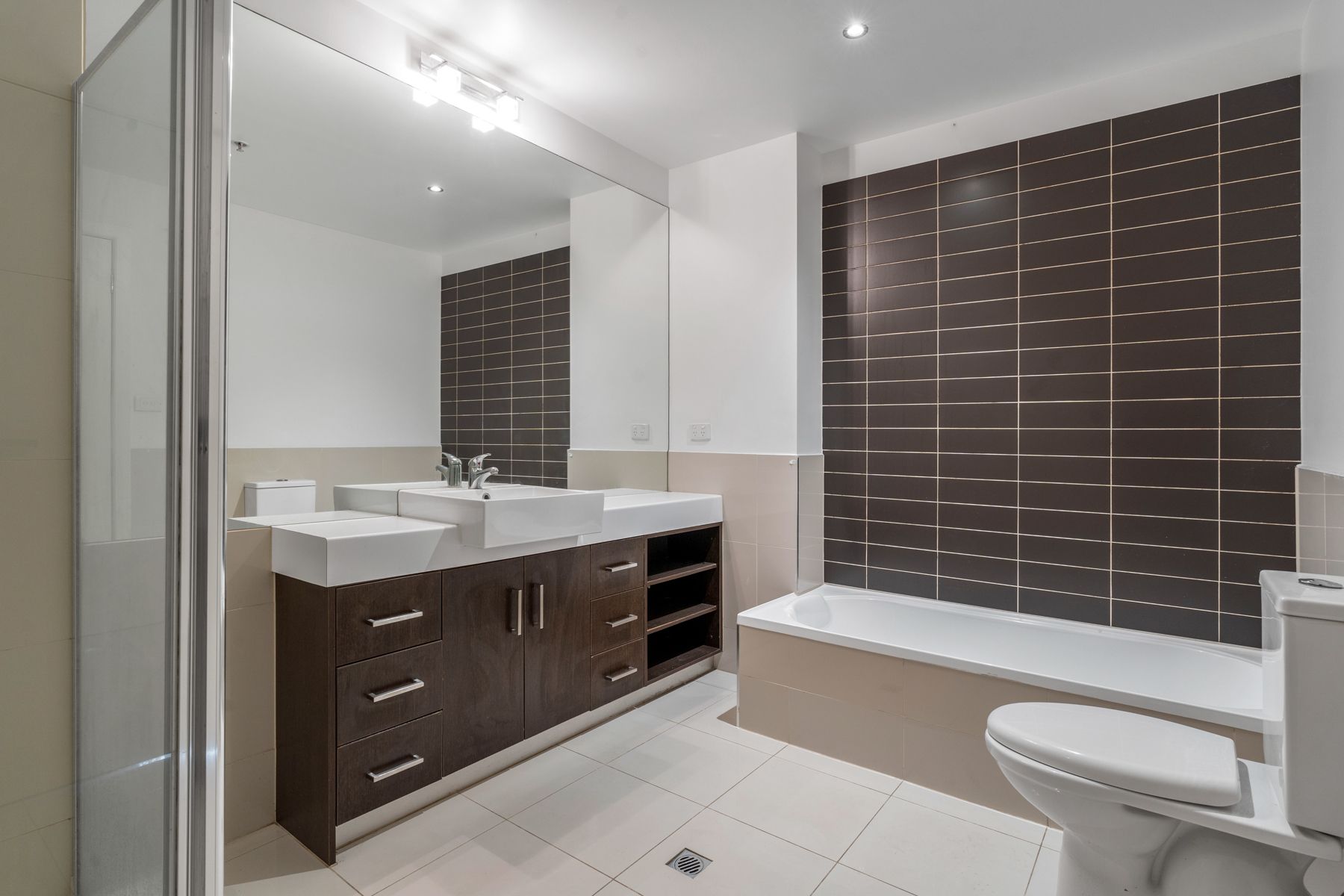 21/777 Bell Street — photo 14 of 16