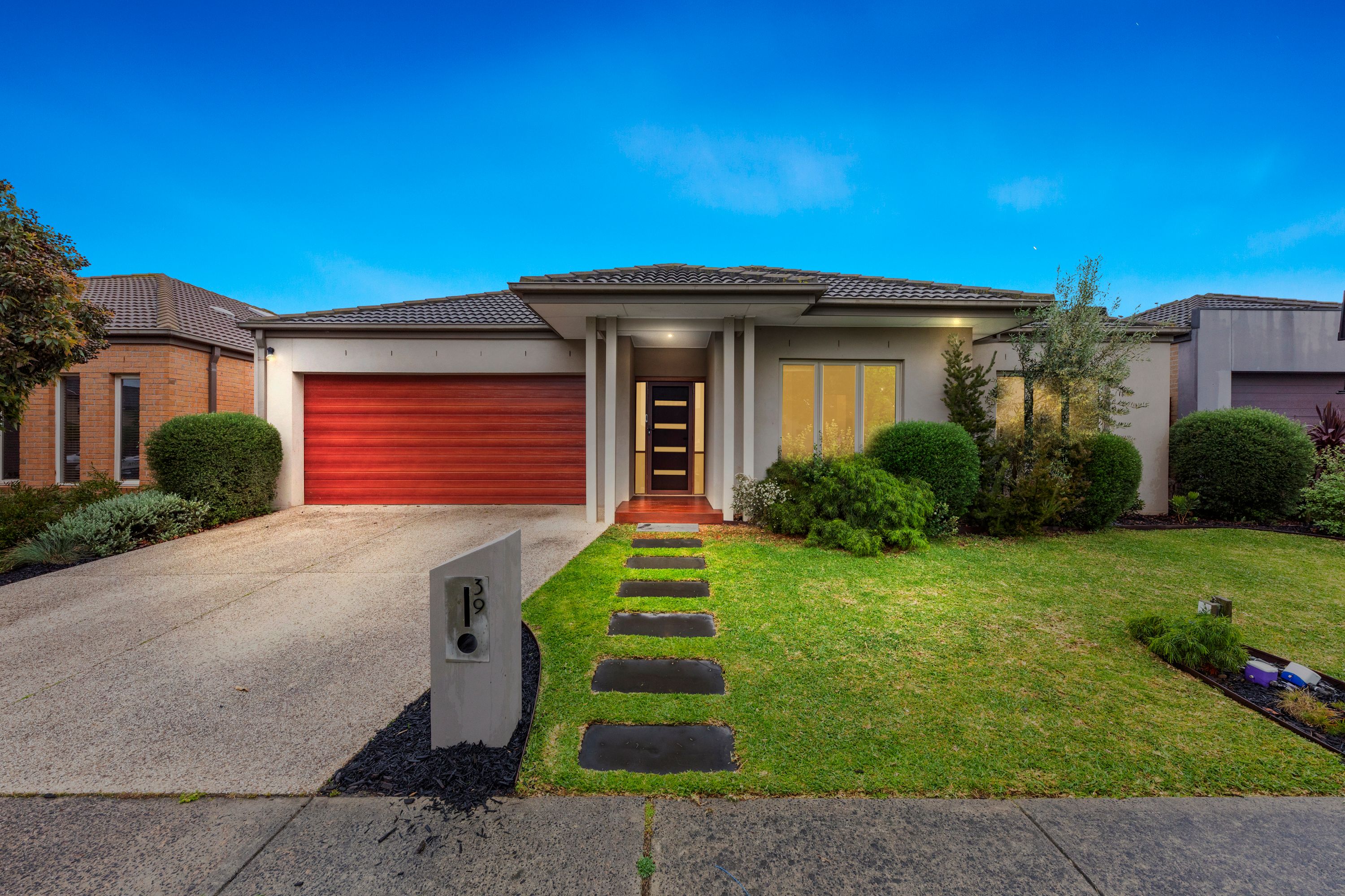 39 Flinders Park Drive, Officer VIC 3809