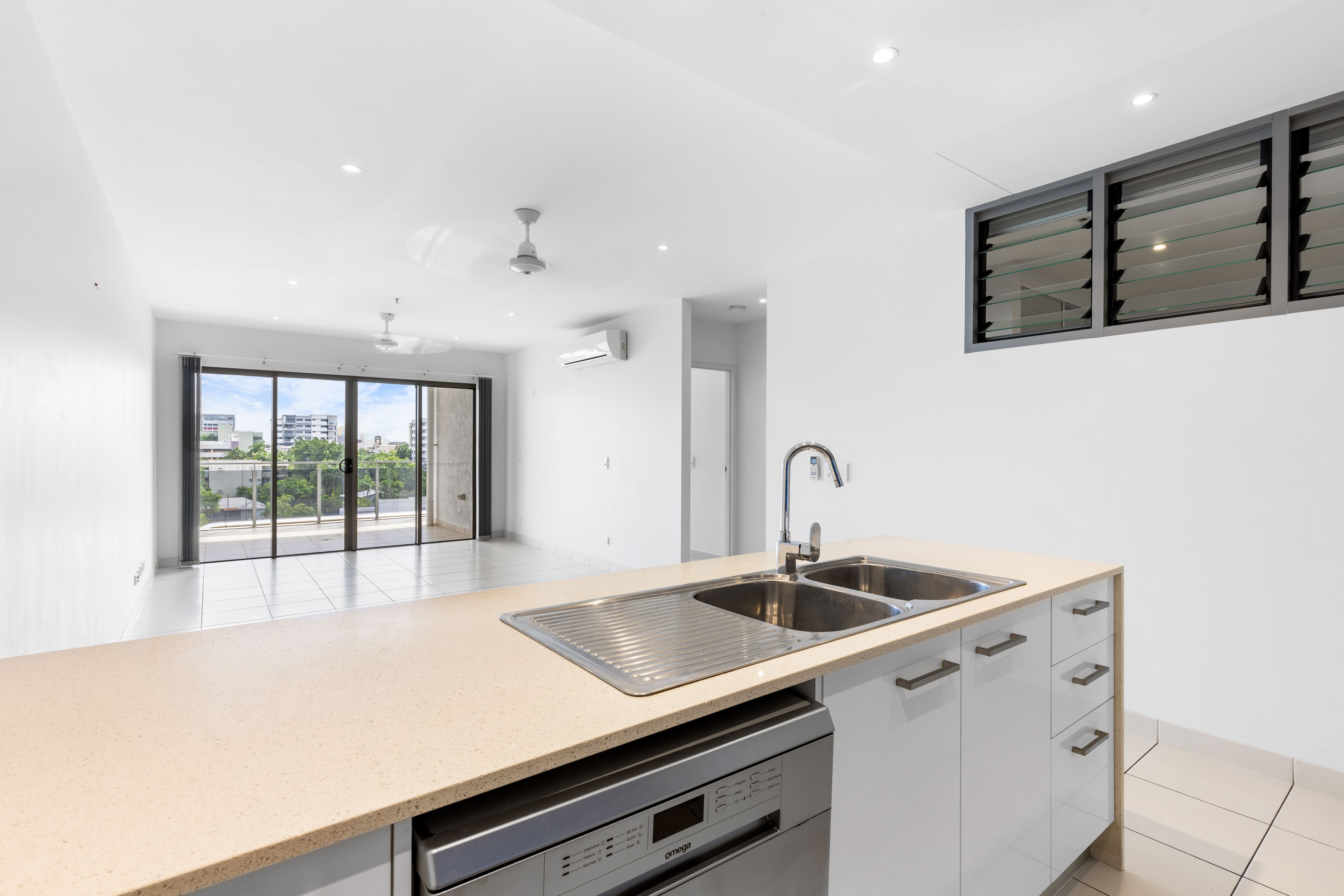 710/12 Harvey Street — photo 5 of 14