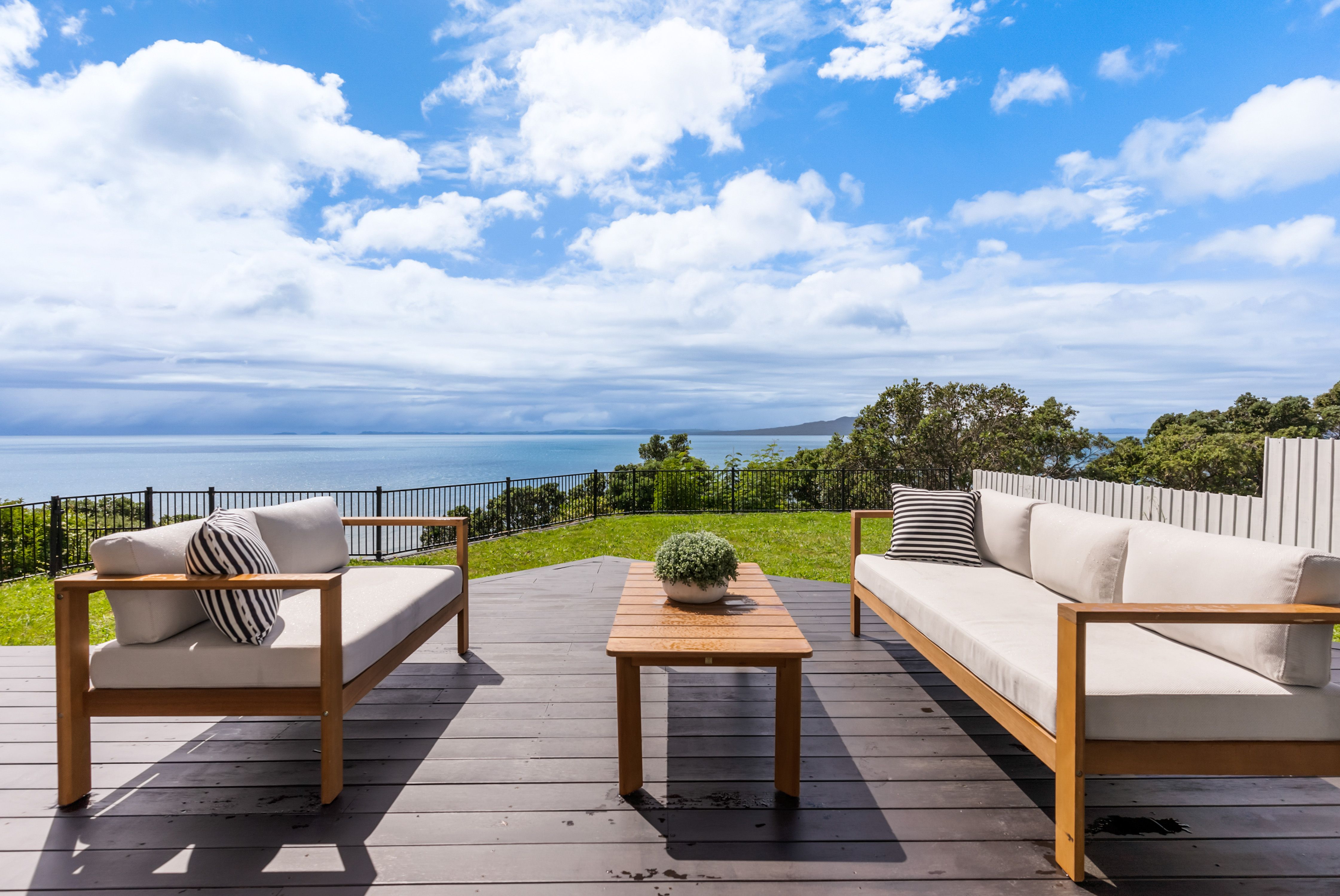 257 Beach Road, Campbells Bay, North Shore City