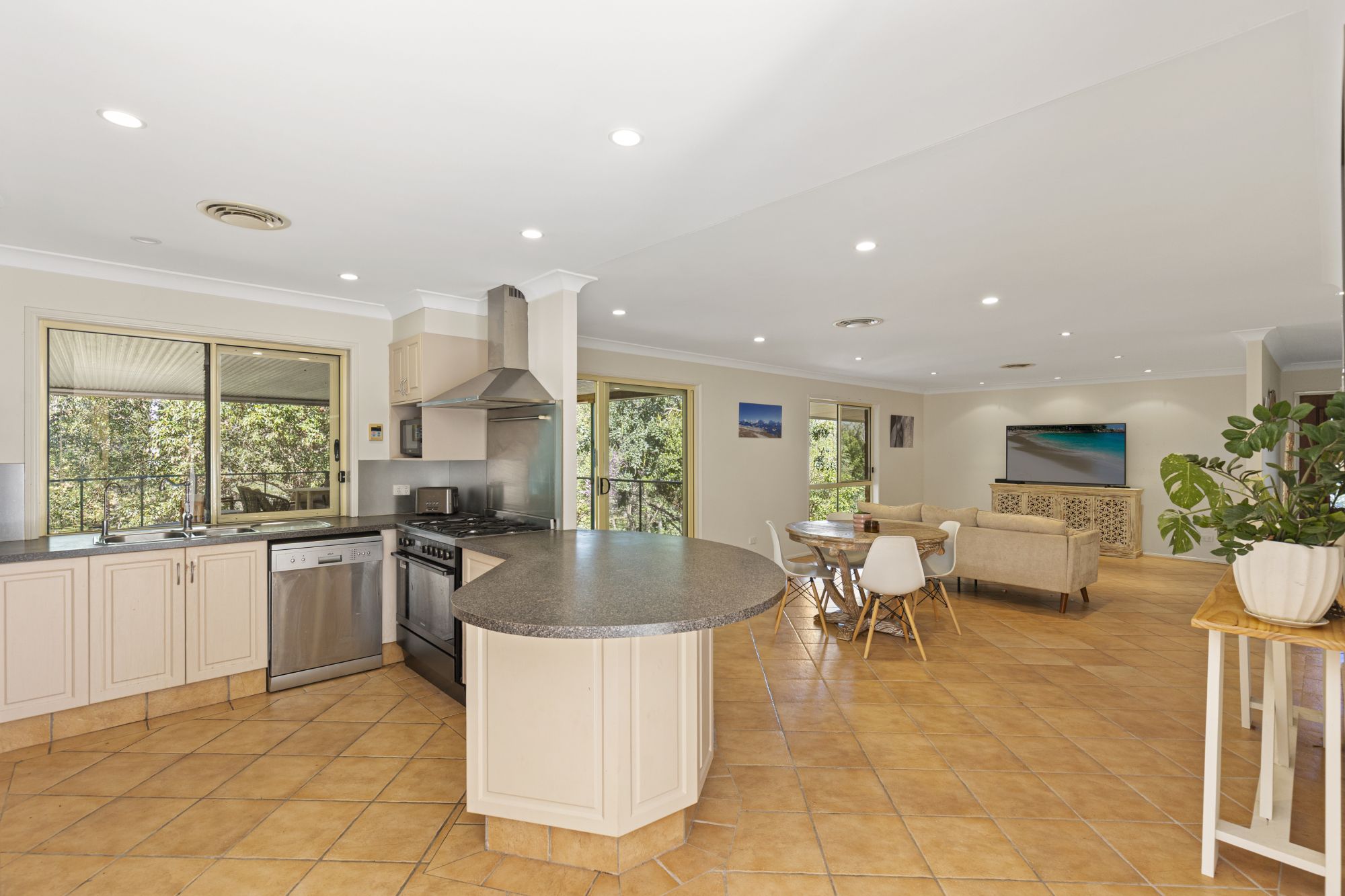 20 Noonara Drive — photo 8 of 30