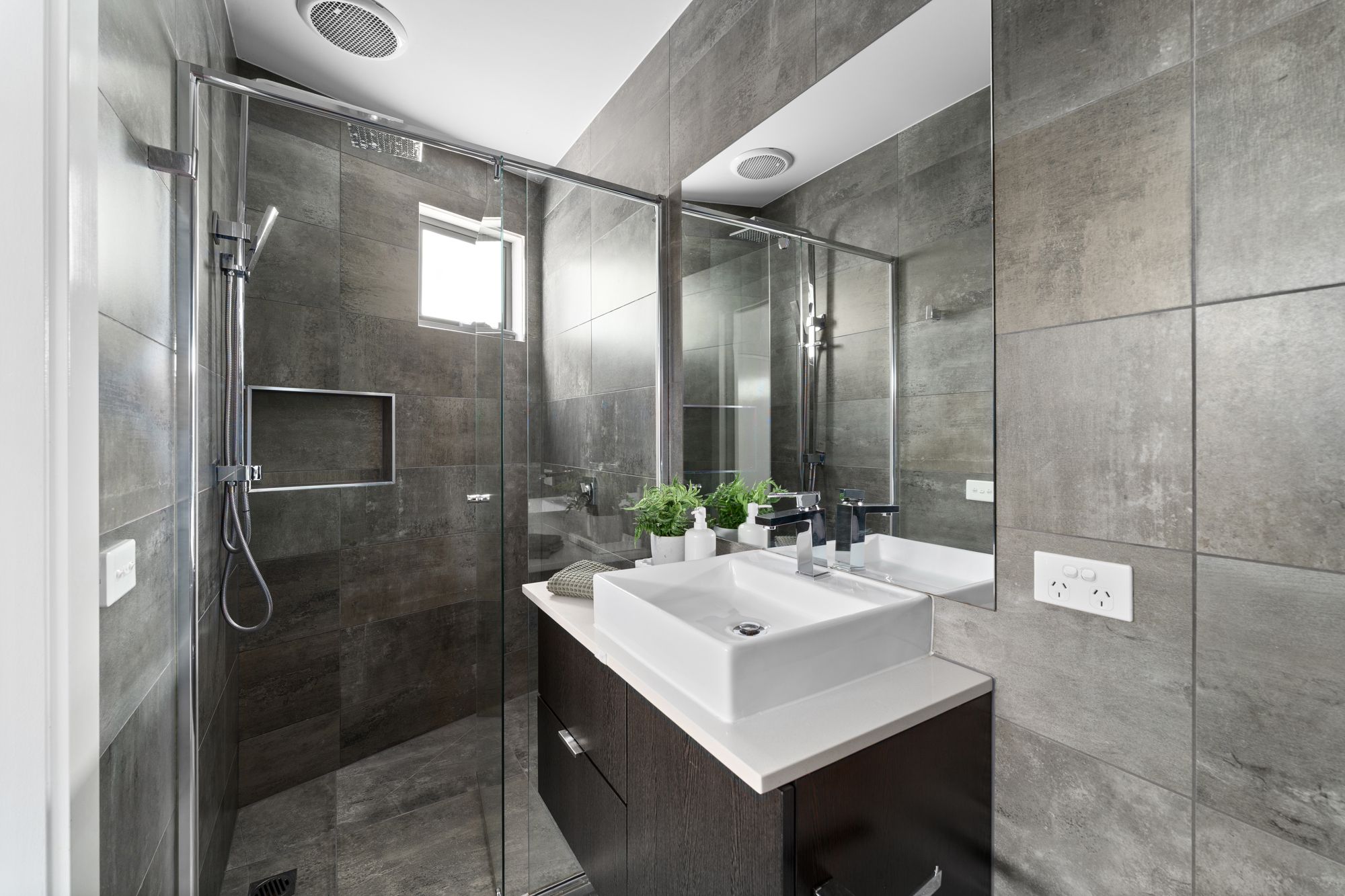118 Woods Street — photo 12 of 17