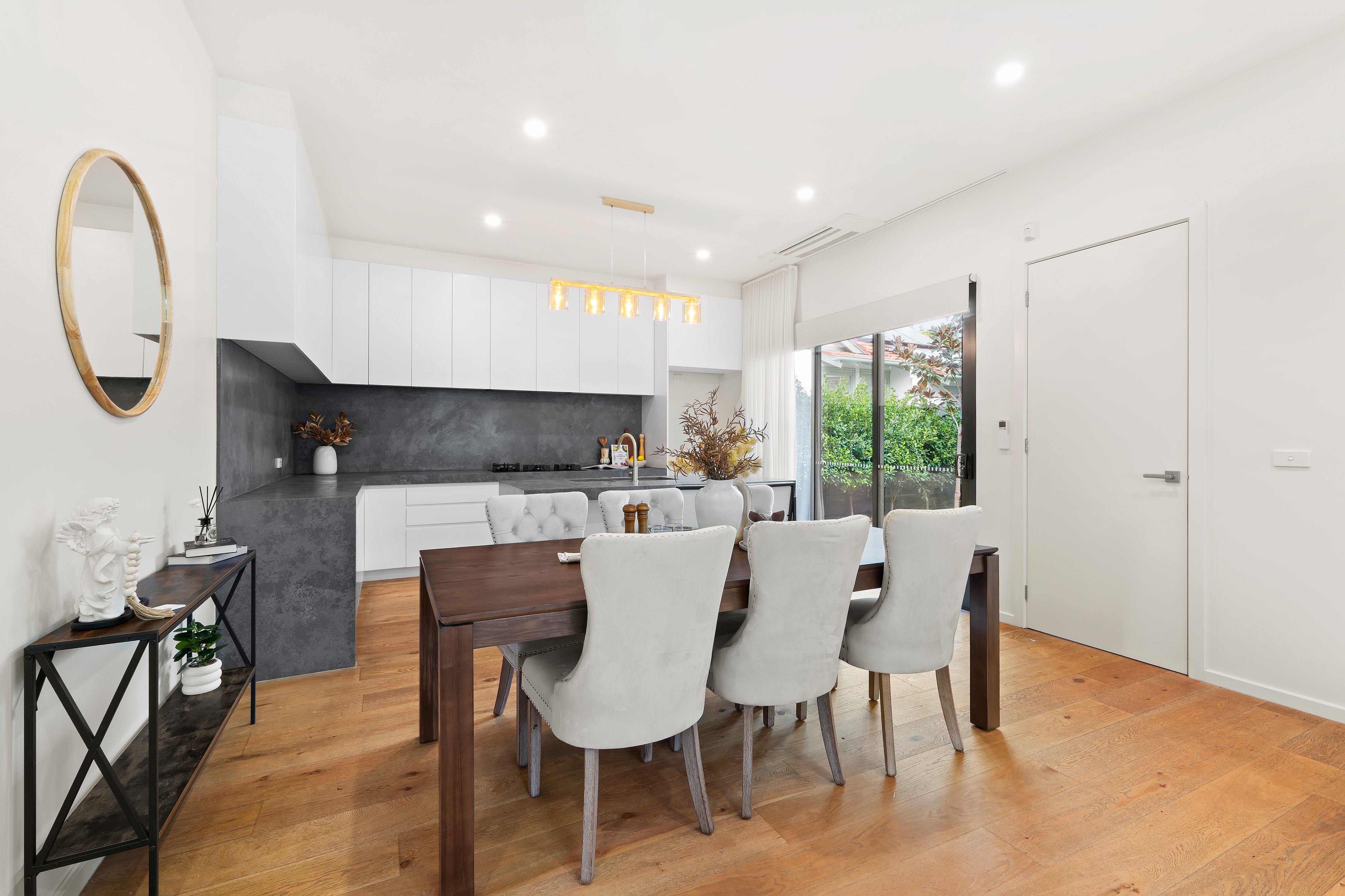 5 Lysterville Avenue — photo 4 of 10