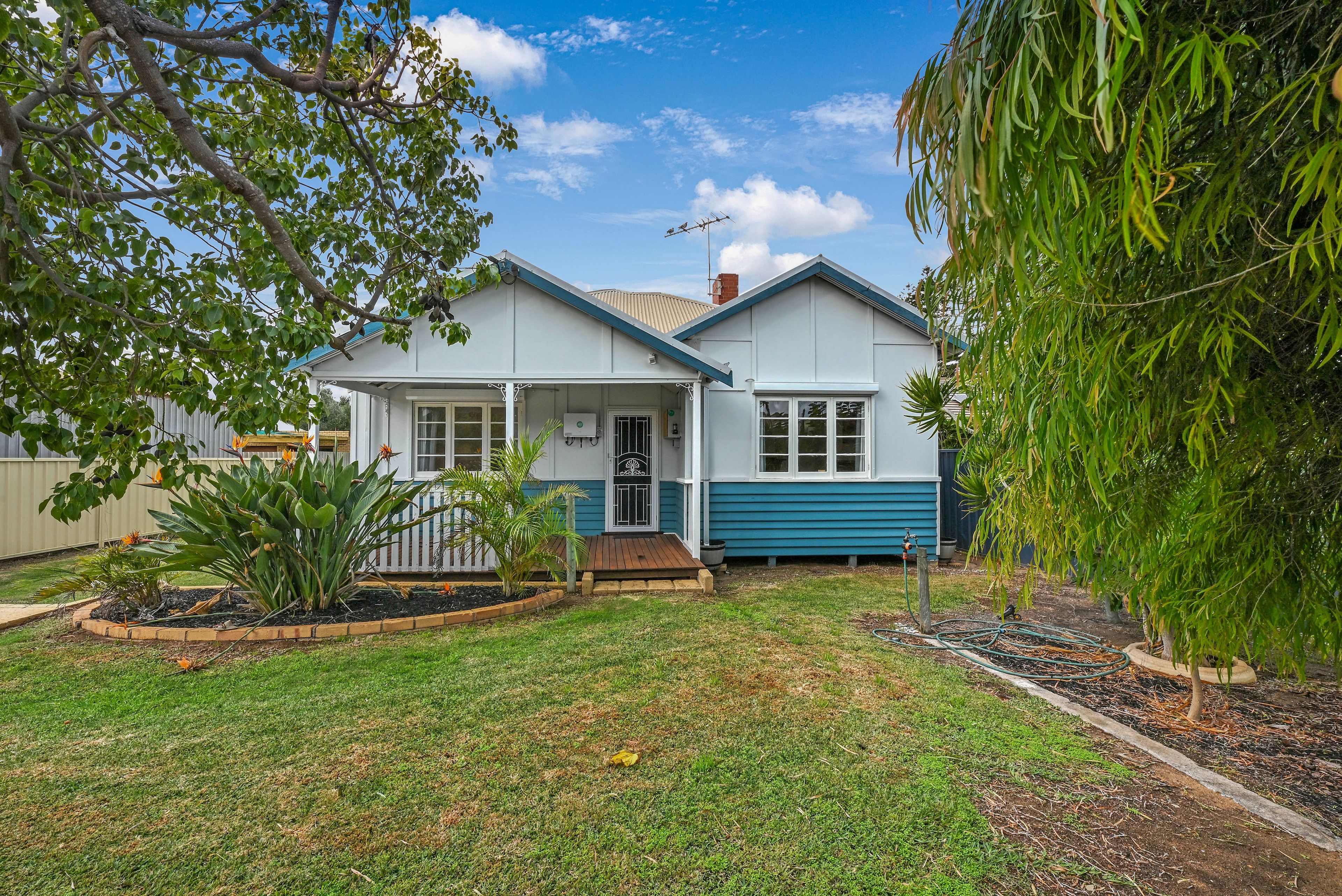 21 Burges Street, Beachlands, WA 6530