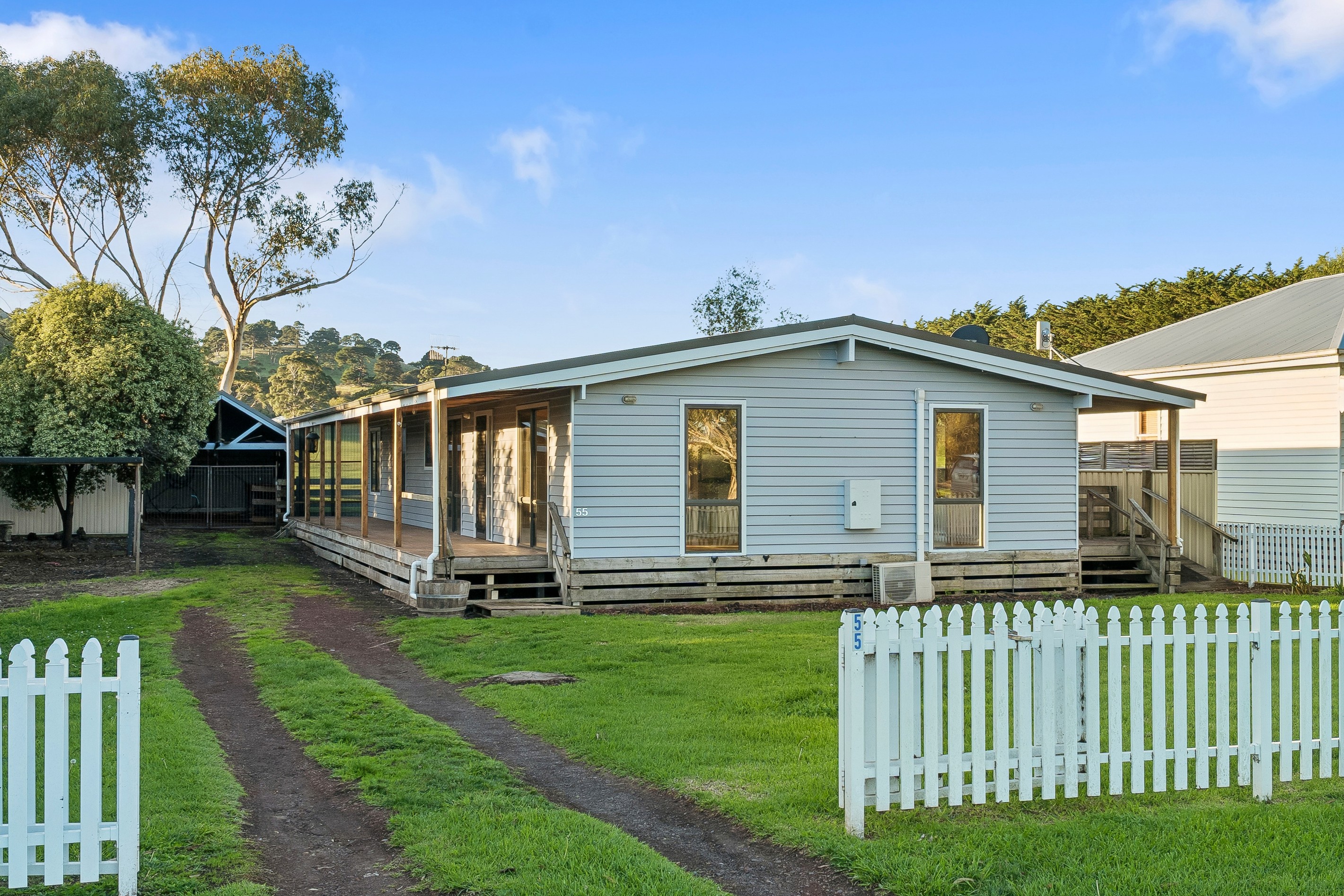 55 Mackinnons Bridge Road, Noorat, VIC 3265