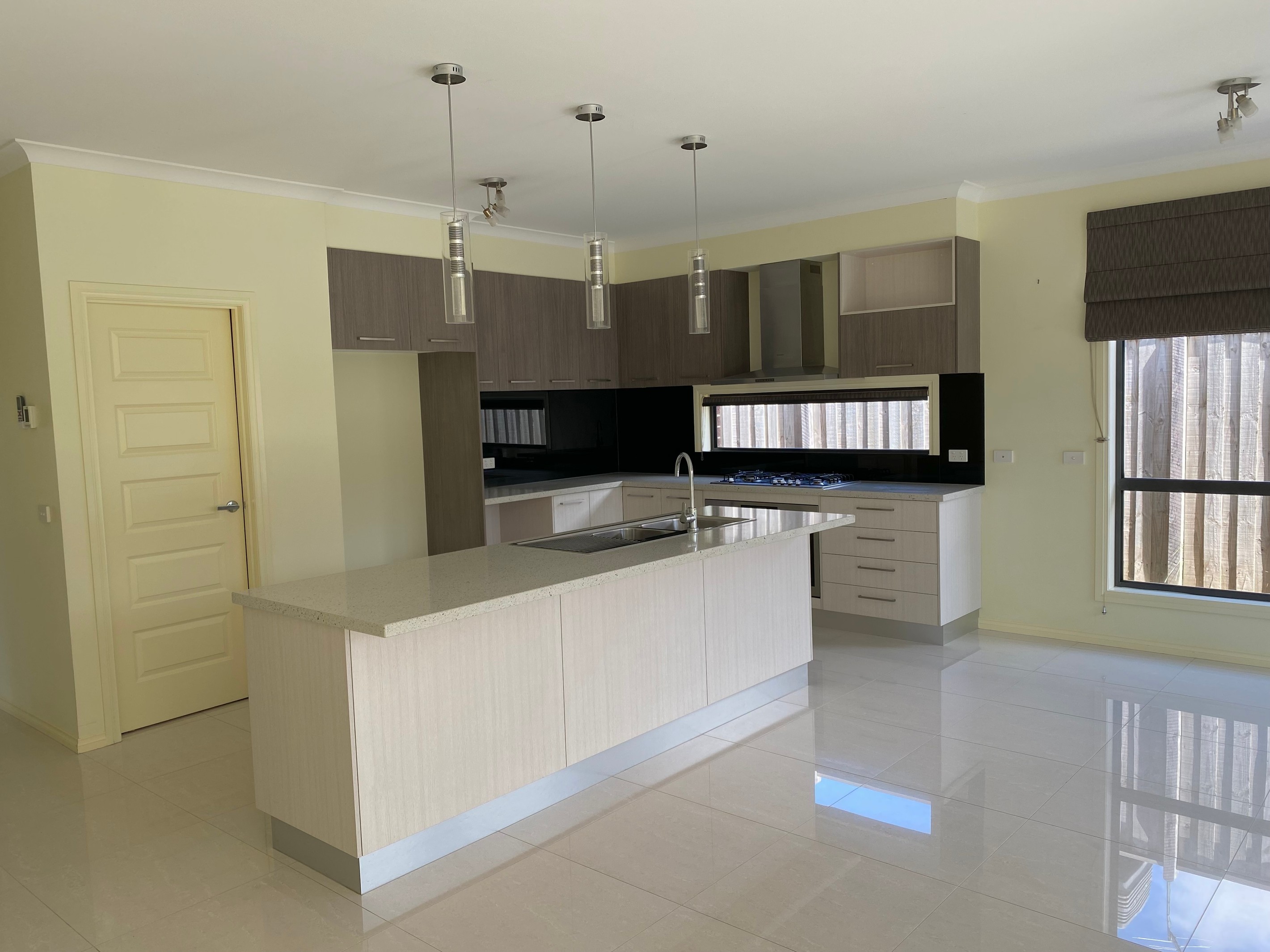 24 Sundaze Street, Clyde North, VIC 3978