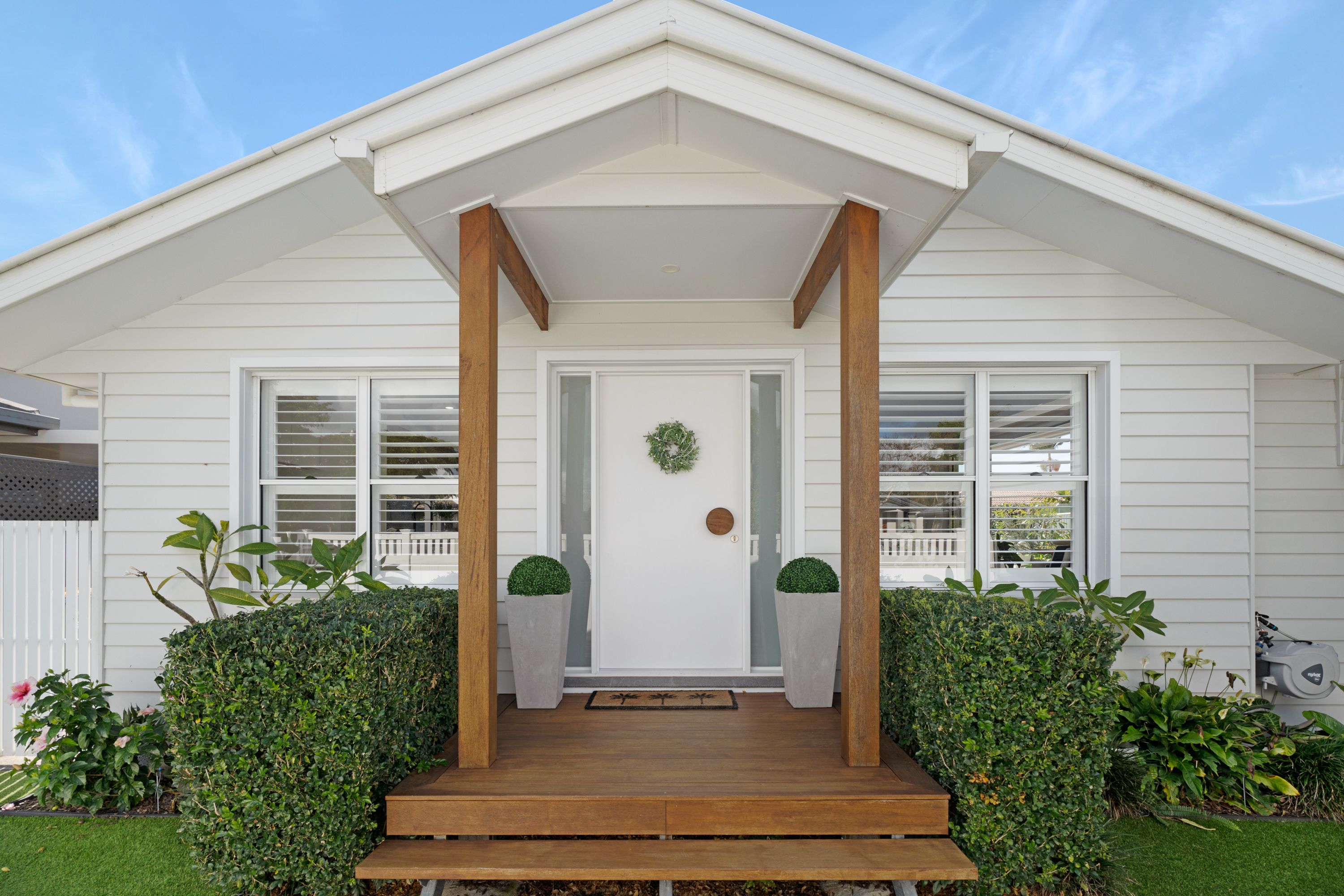 11 Auk Avenue, Burleigh Waters QLD 4220