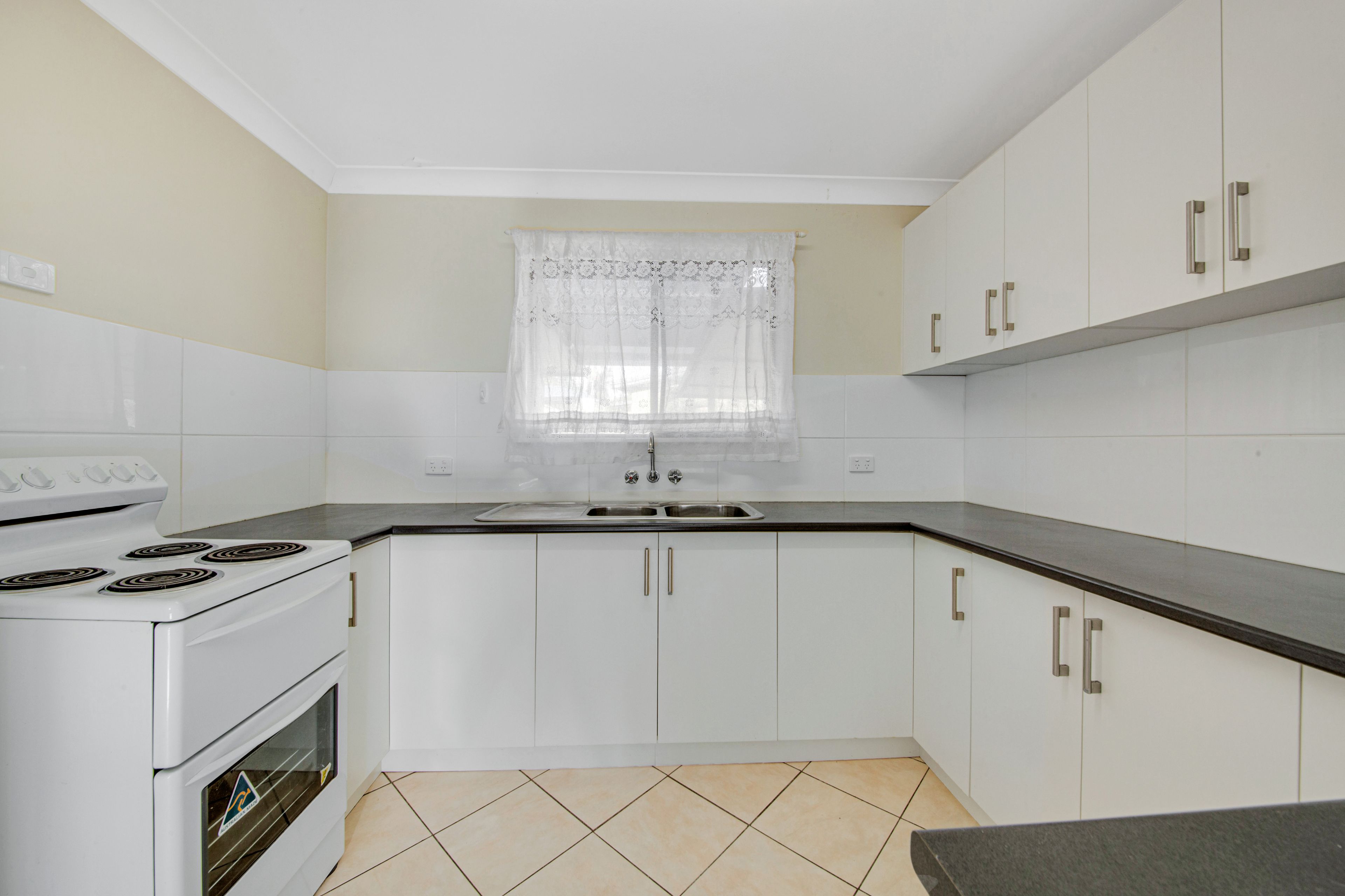 6 McCann Street, South Gladstone, QLD 4680