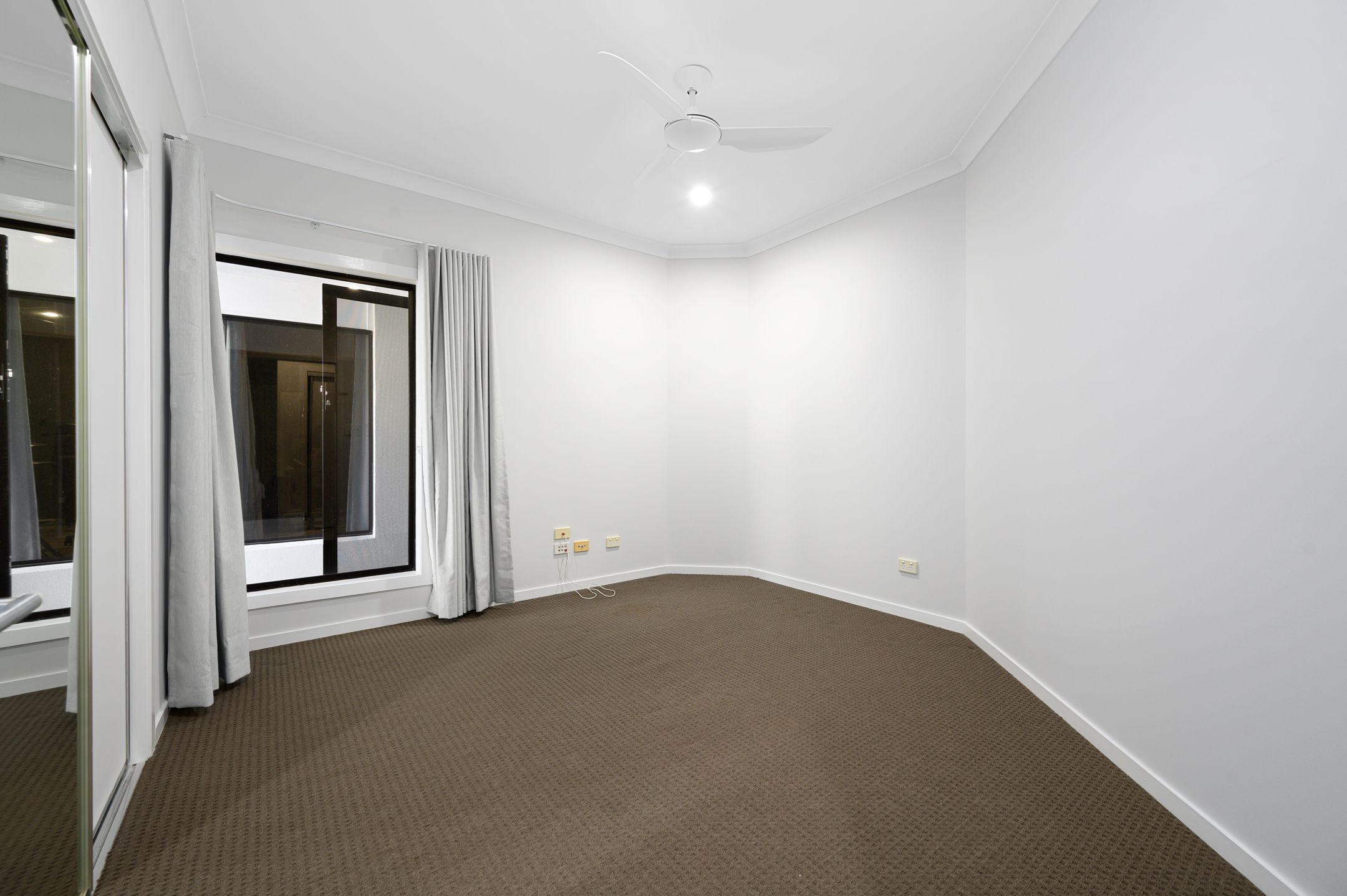 19 Peregrine Crescent — photo 23 of 24