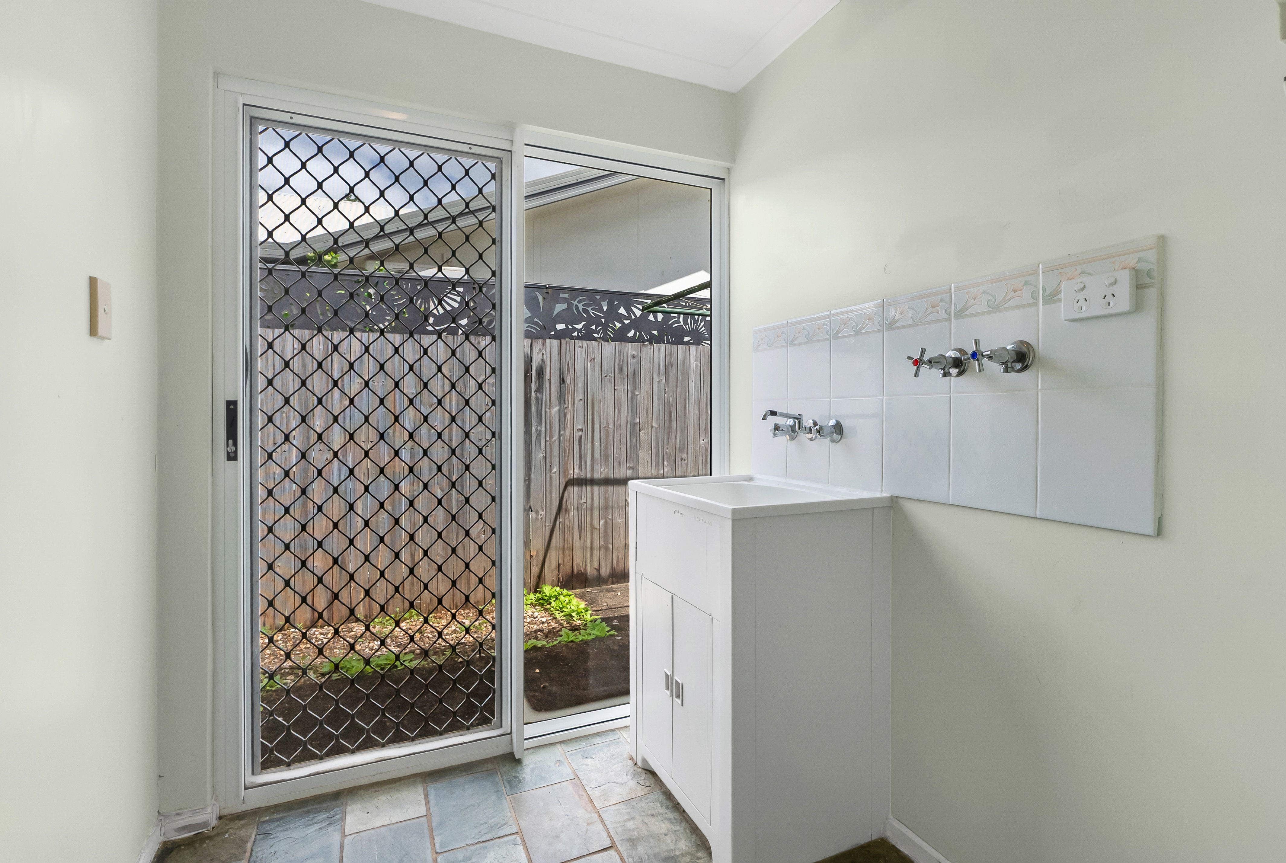 13 Compton Court — photo 18 of 18
