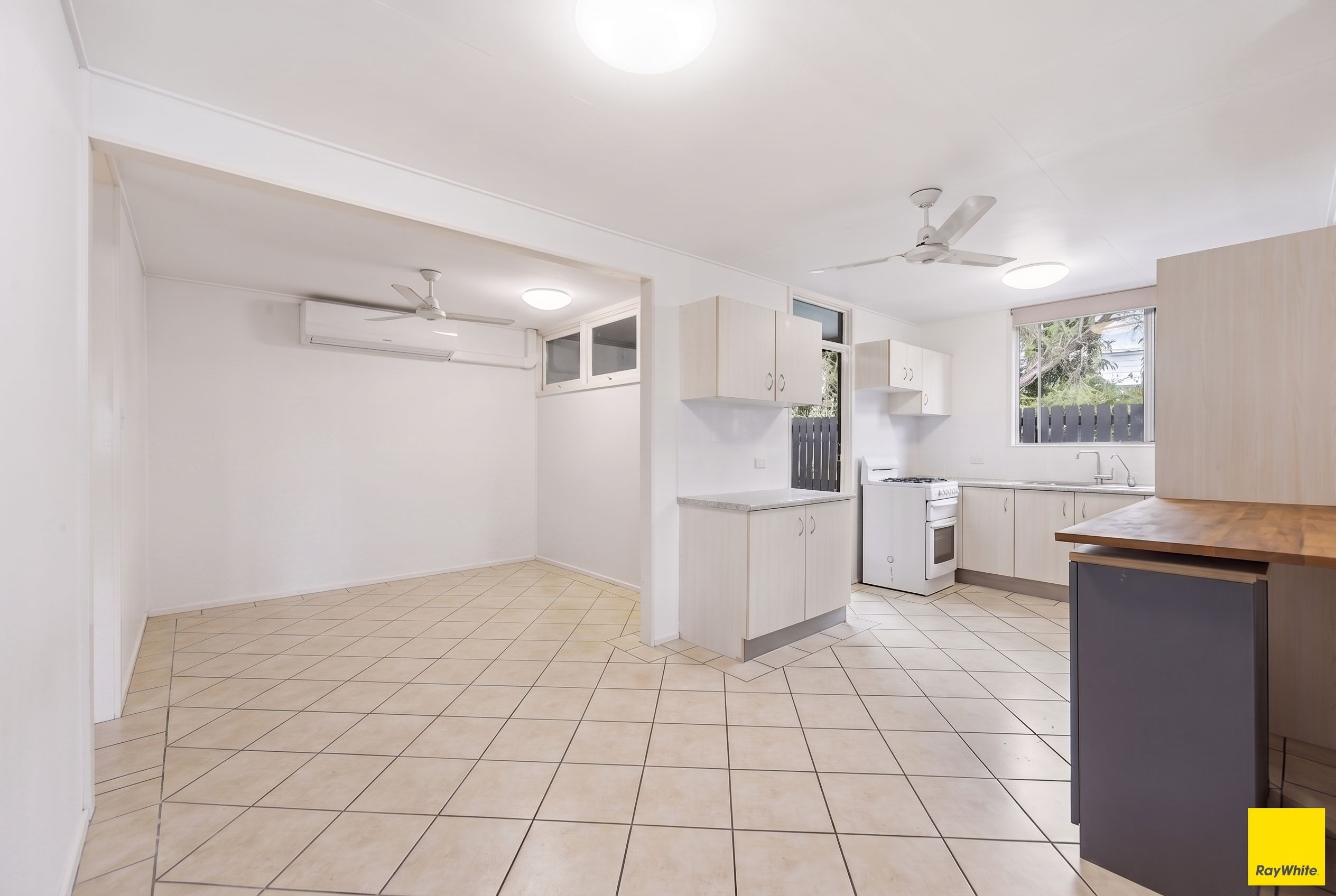 1/108 Mccormack Street — photo 4 of 19