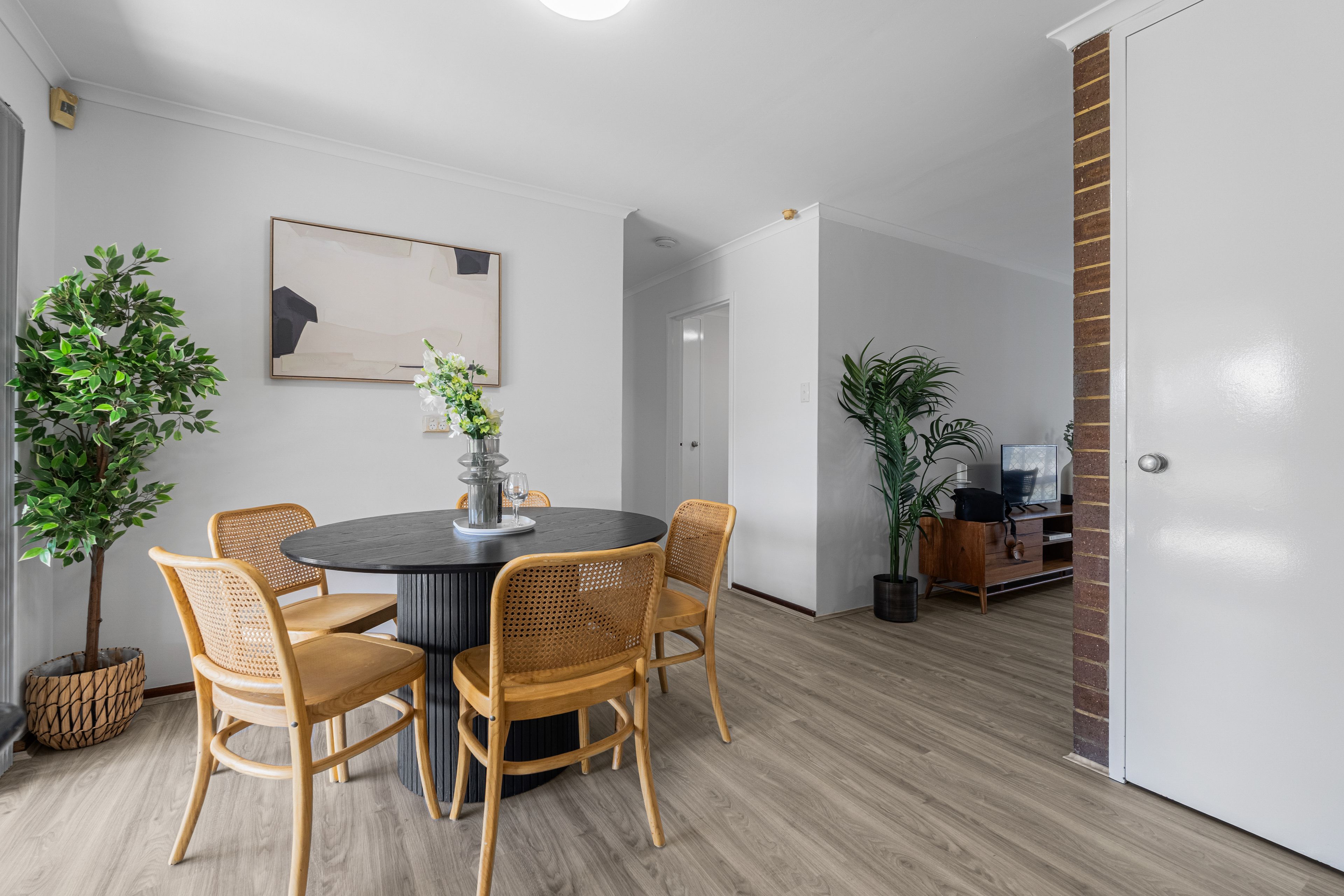 27 Cuttler Avenue — photo 8 of 30
