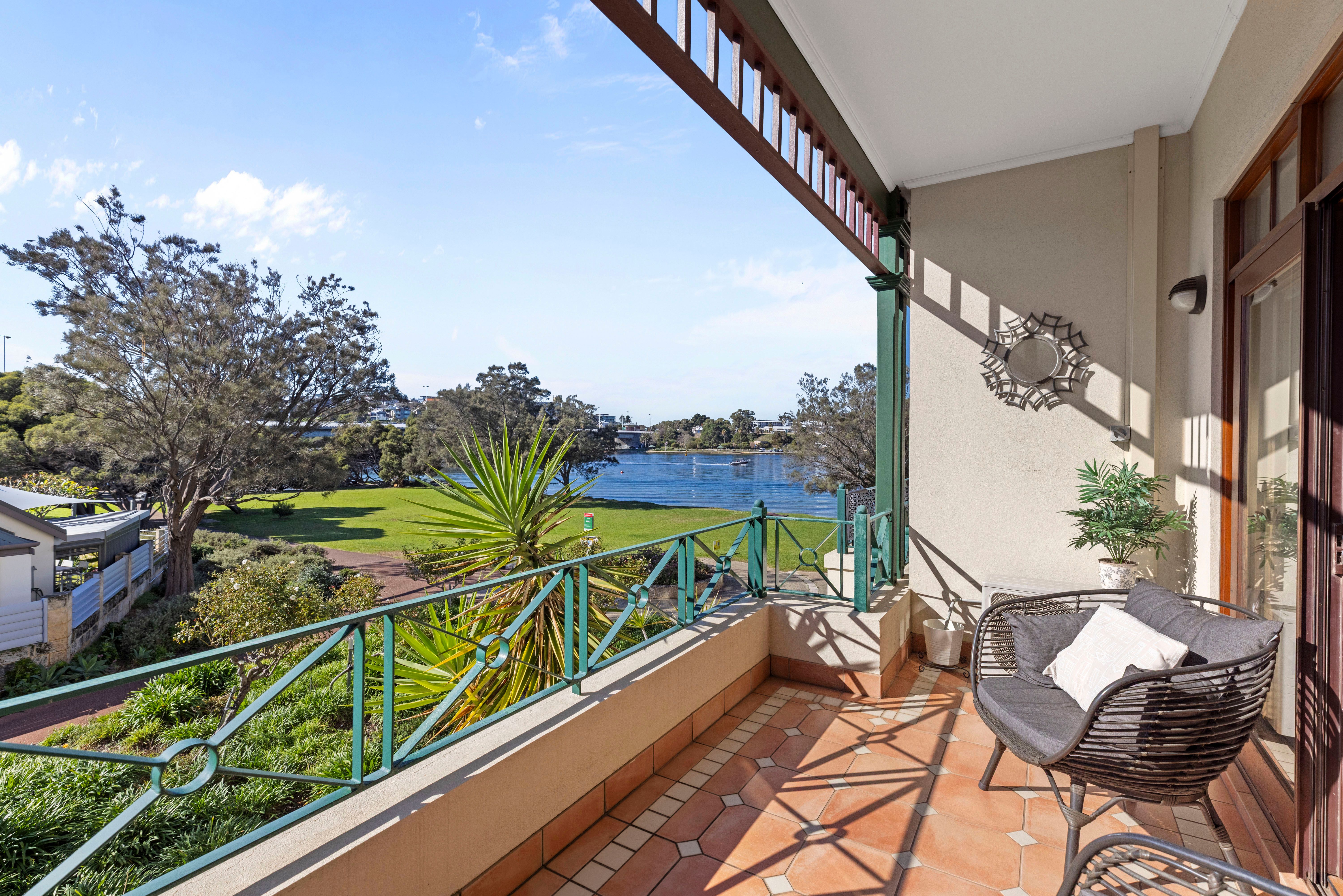 11/12 Doepel Street, North Fremantle, WA 6159