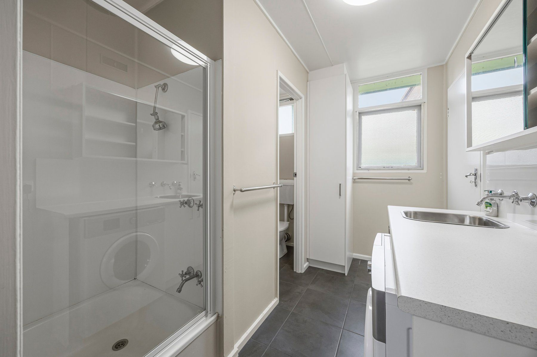 2/4 Sutherland Street — photo 10 of 12