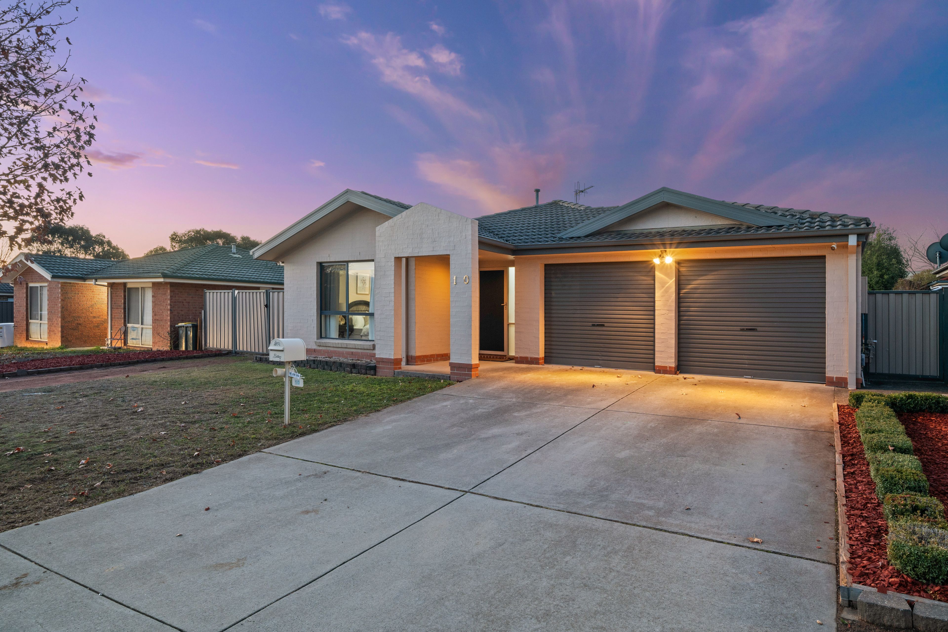10 Fairlight Street, Dunlop, ACT 2615
