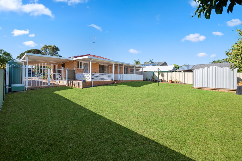 30 Lorenzo Crescent, Rosemeadow, NSW 2560