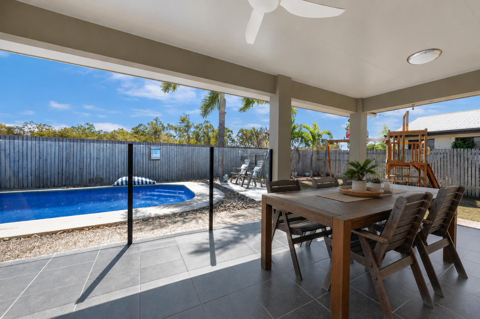 10 Dundabella Drive — photo 13 of 13