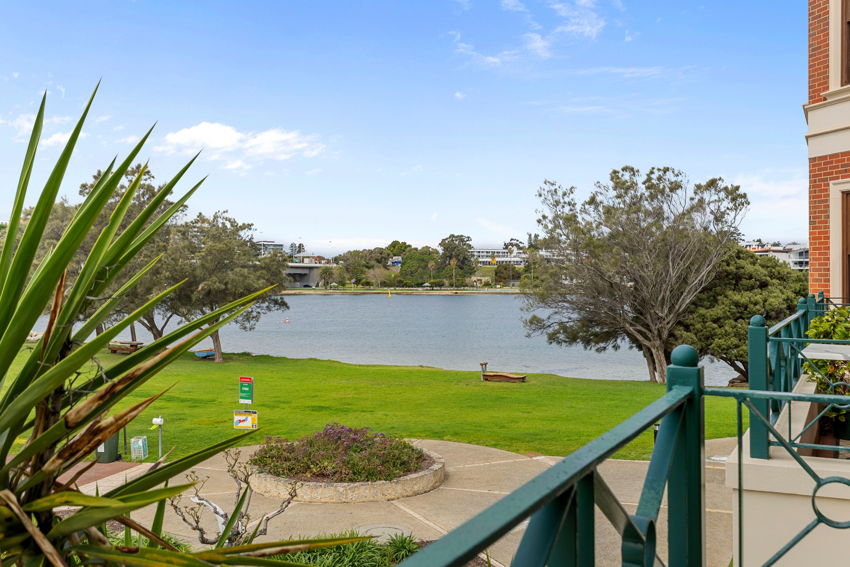 11/12 Doepel Street, North Fremantle, WA 6159