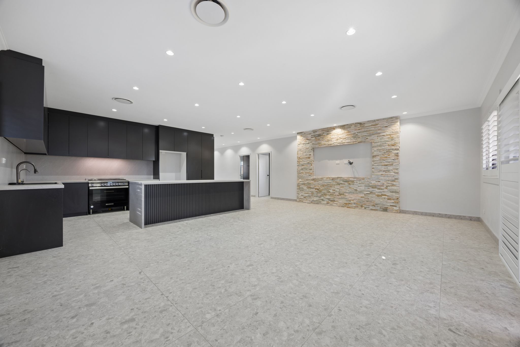 27 William Street — photo 3 of 17